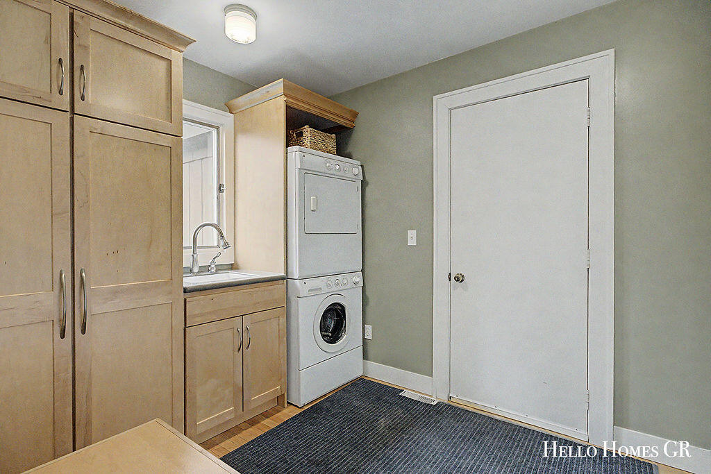 5980 Parview Drive SE Grand Rapids MI 49546