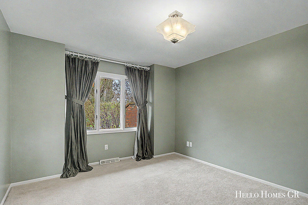 5980 Parview Drive SE Grand Rapids MI 49546