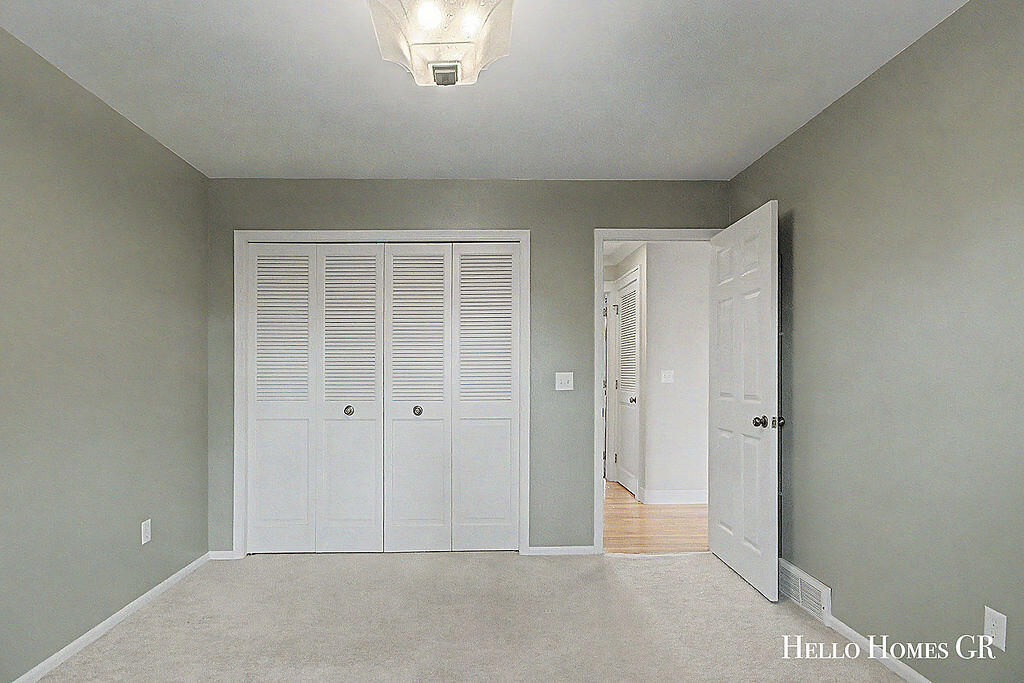5980 Parview Drive SE Grand Rapids MI 49546