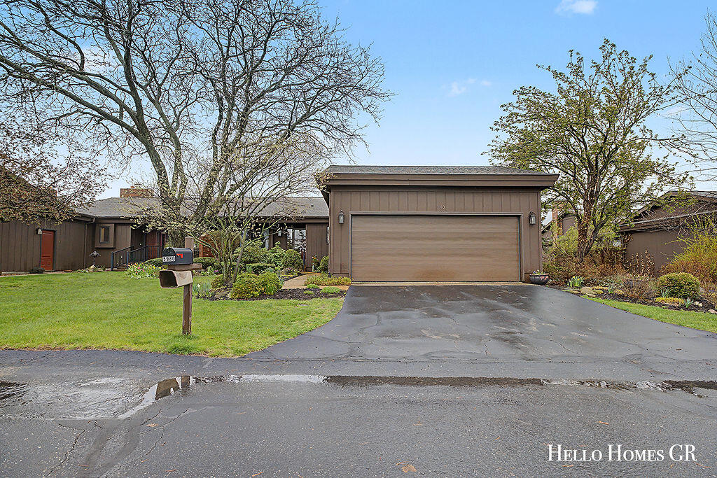 5980 Parview Drive SE Grand Rapids MI 49546