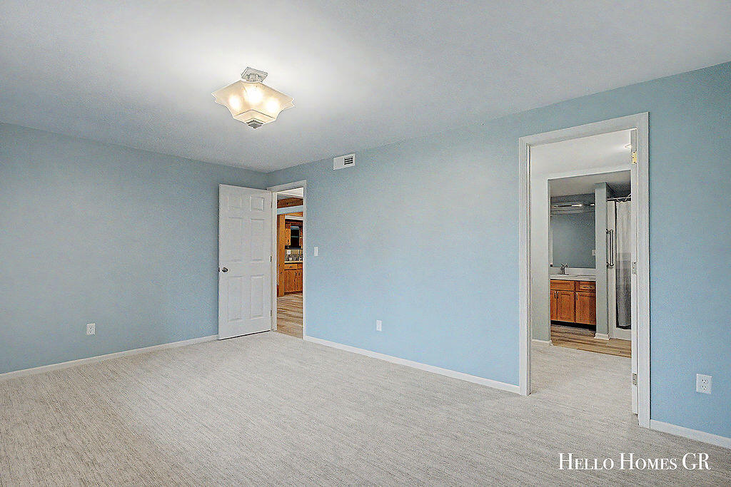 5980 Parview Drive SE Grand Rapids MI 49546