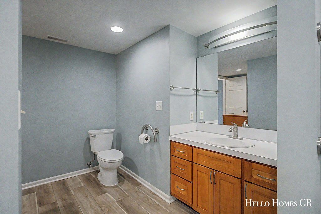 5980 Parview Drive SE Grand Rapids MI 49546