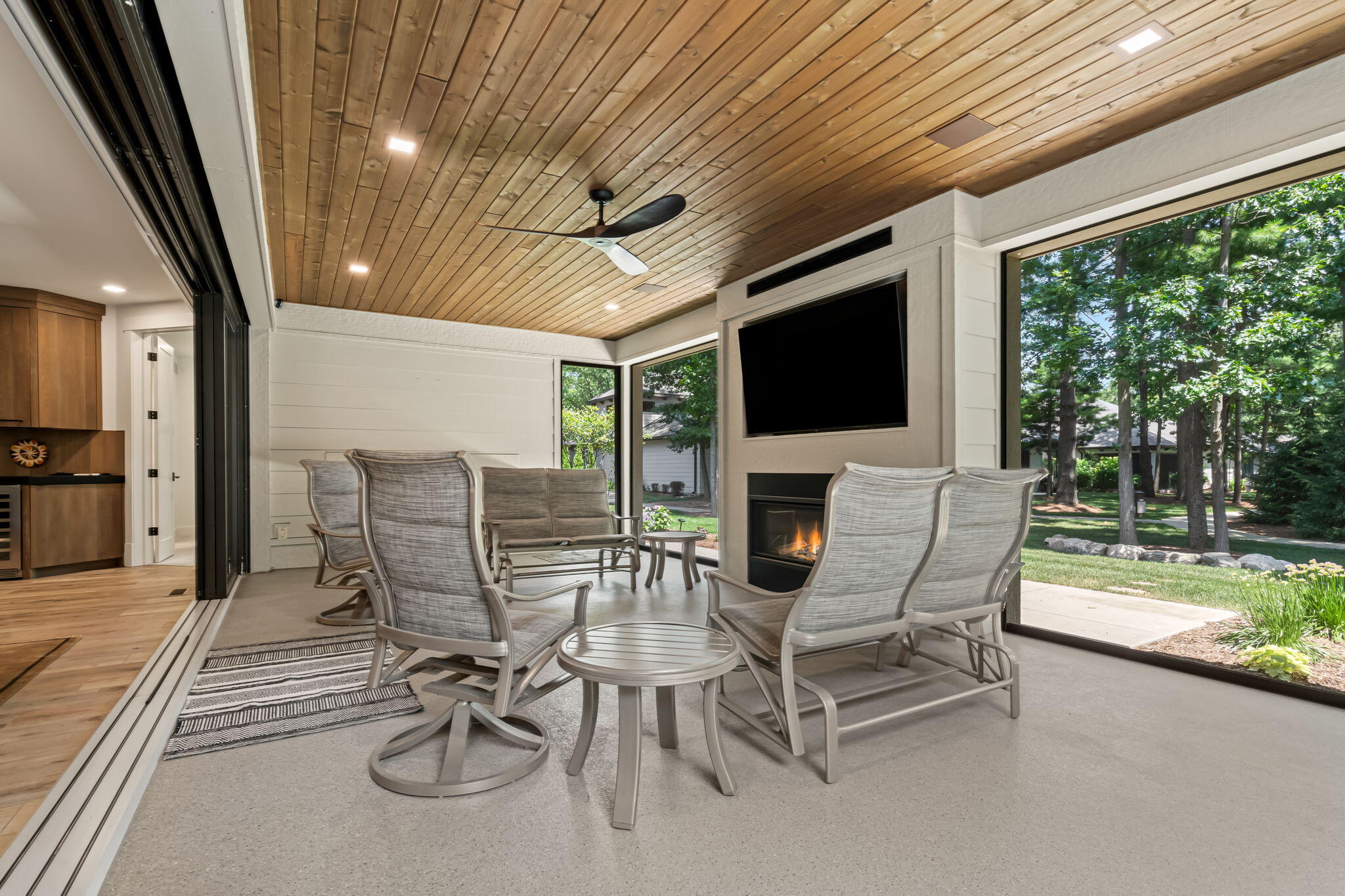 2045 Ottawa Beach Road Holland MI 49424