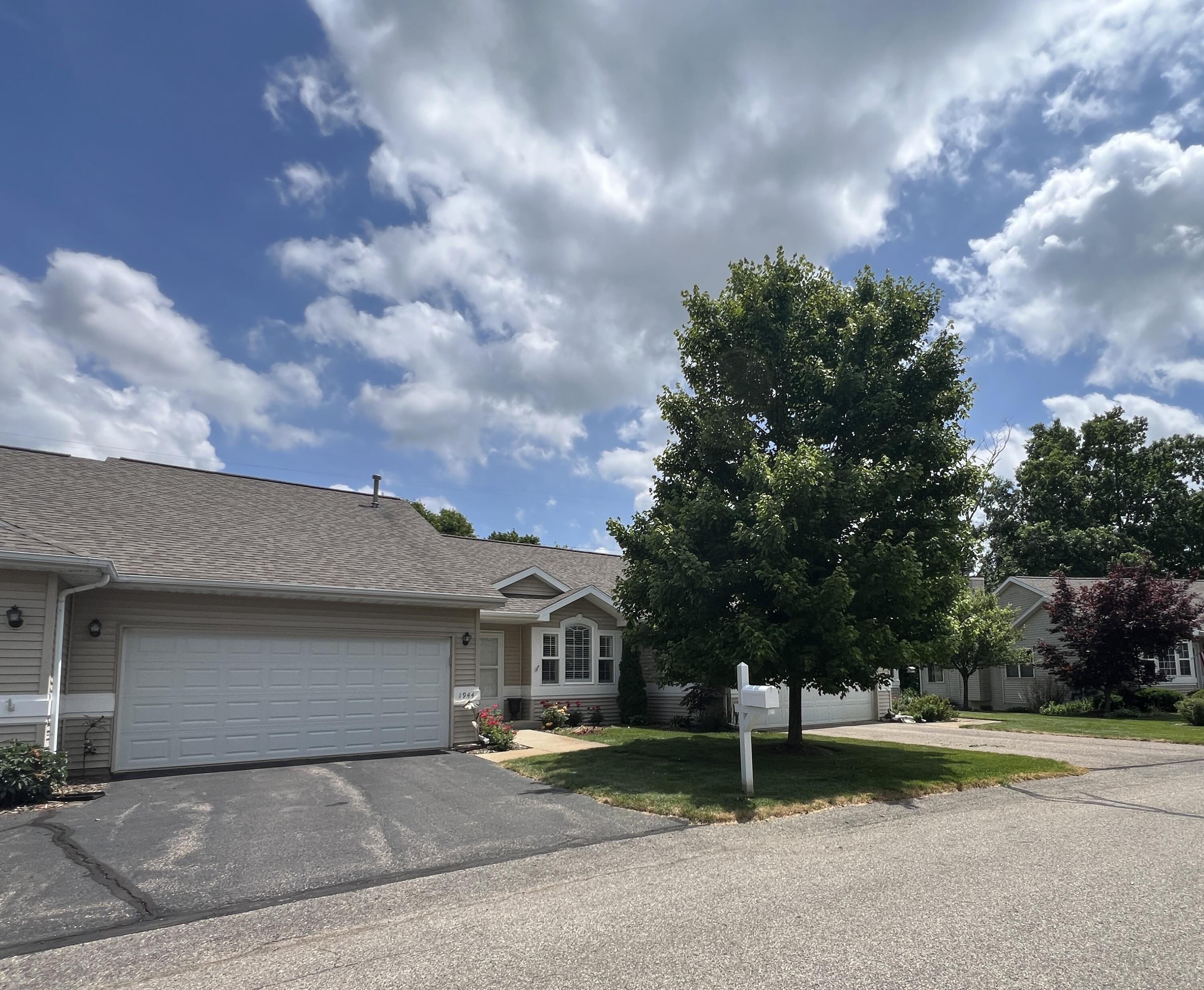 1944 Quail Cove Drive Kalamazoo MI 49009