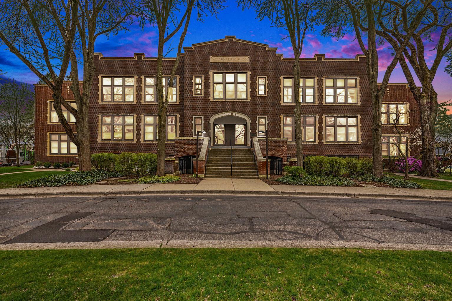 2006 Wealthy Street SE Grand Rapids MI 49506