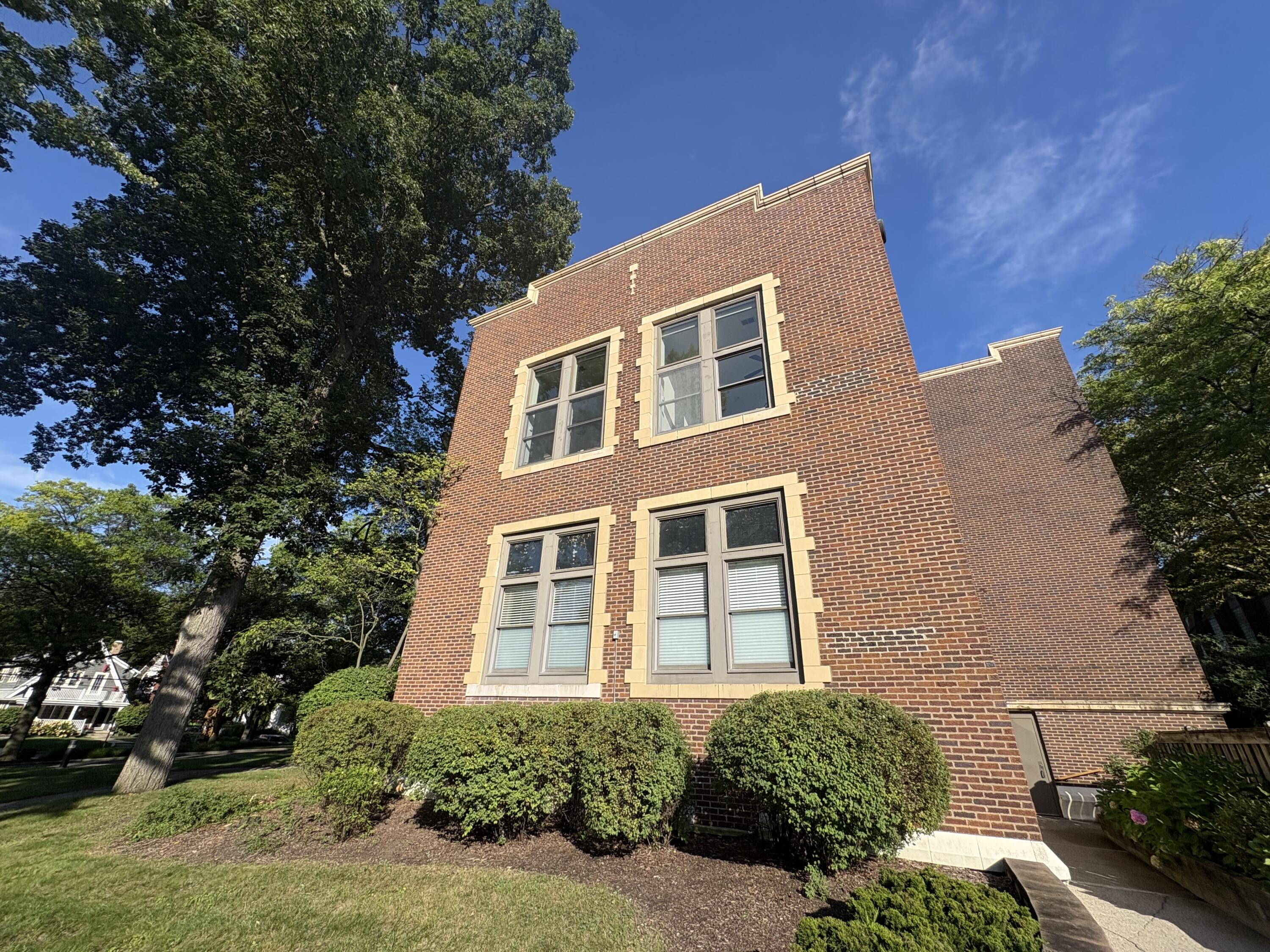 2006 Wealthy Street SE Grand Rapids MI 49506
