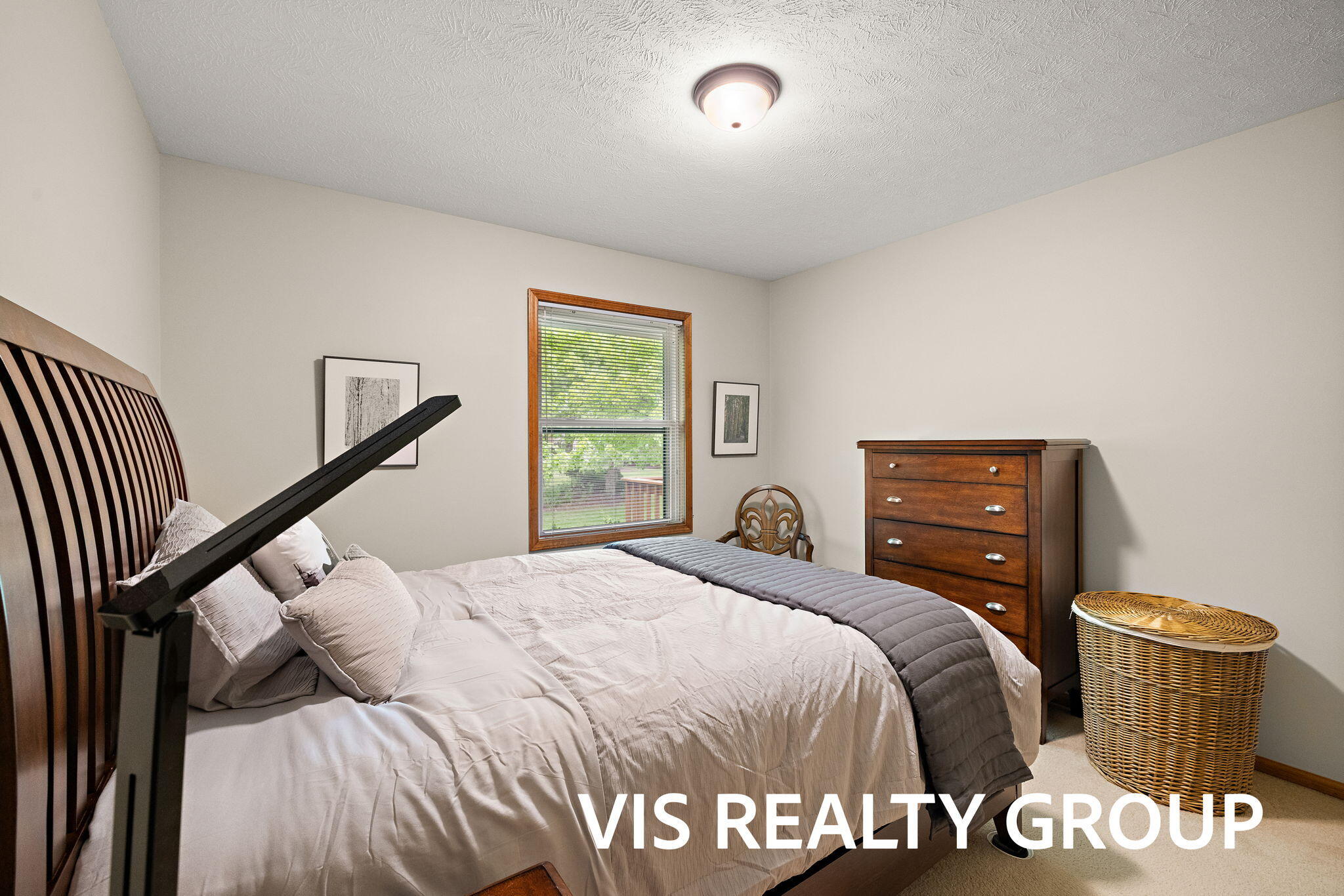 72 Skyline Circle NW Grand Rapids MI 49504