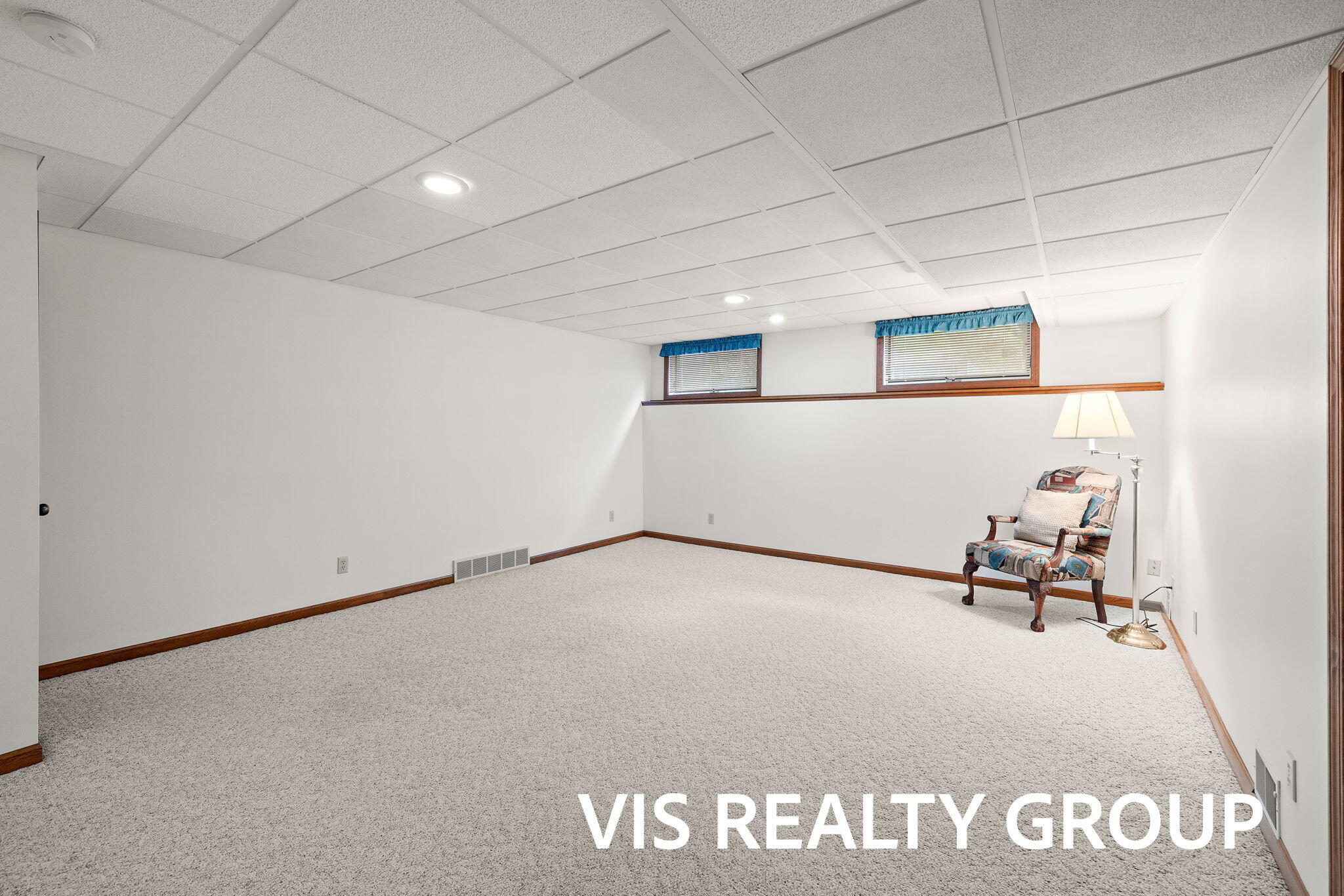 72 Skyline Circle NW Grand Rapids MI 49504