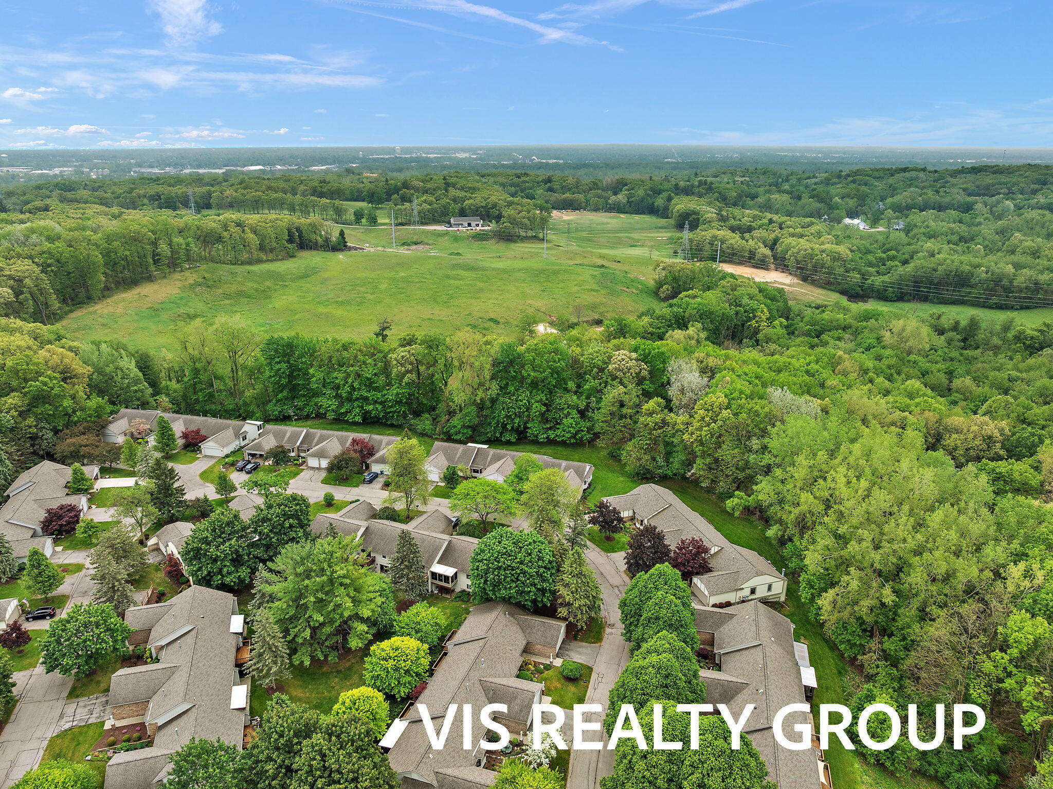 72 Skyline Circle NW Grand Rapids MI 49504