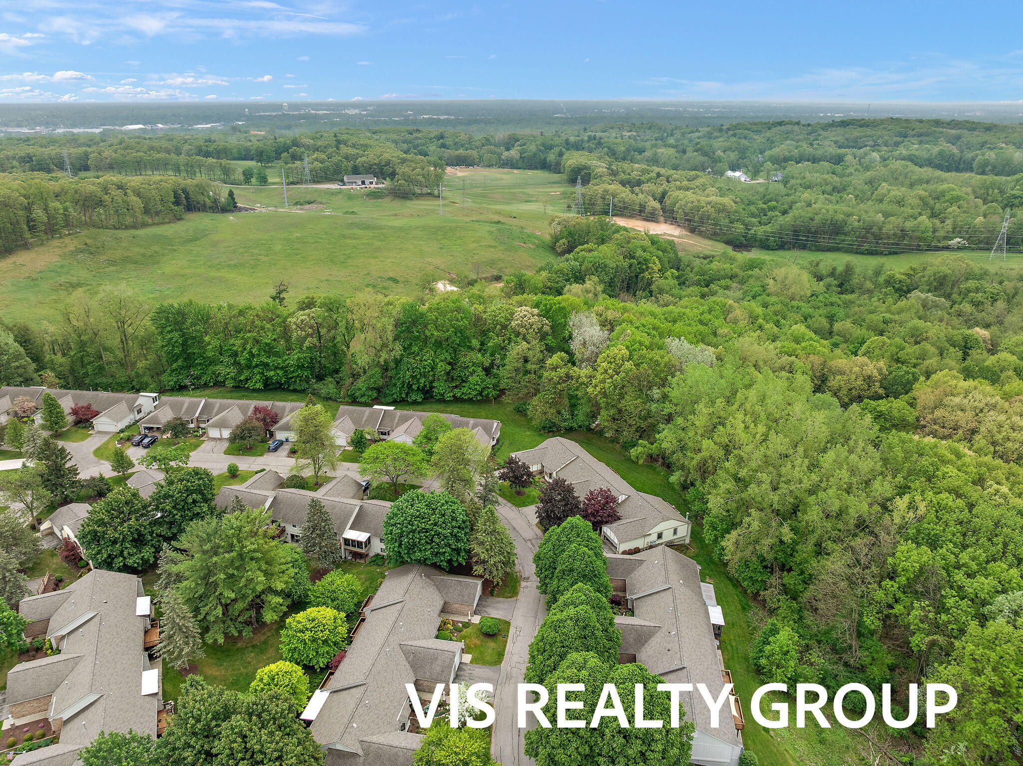 72 Skyline Circle NW Grand Rapids MI 49504