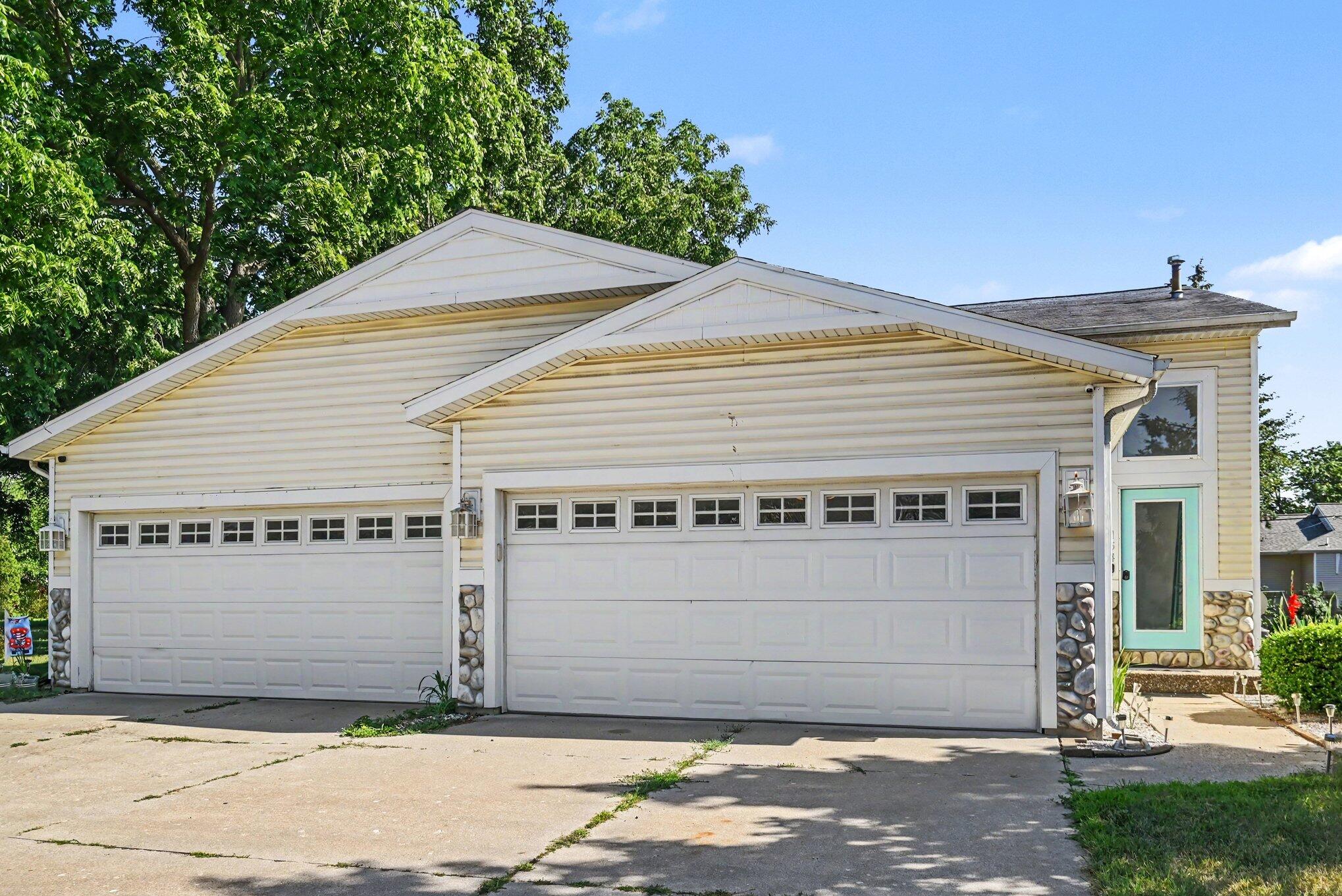 154 W 32nd Street Holland MI 49423
