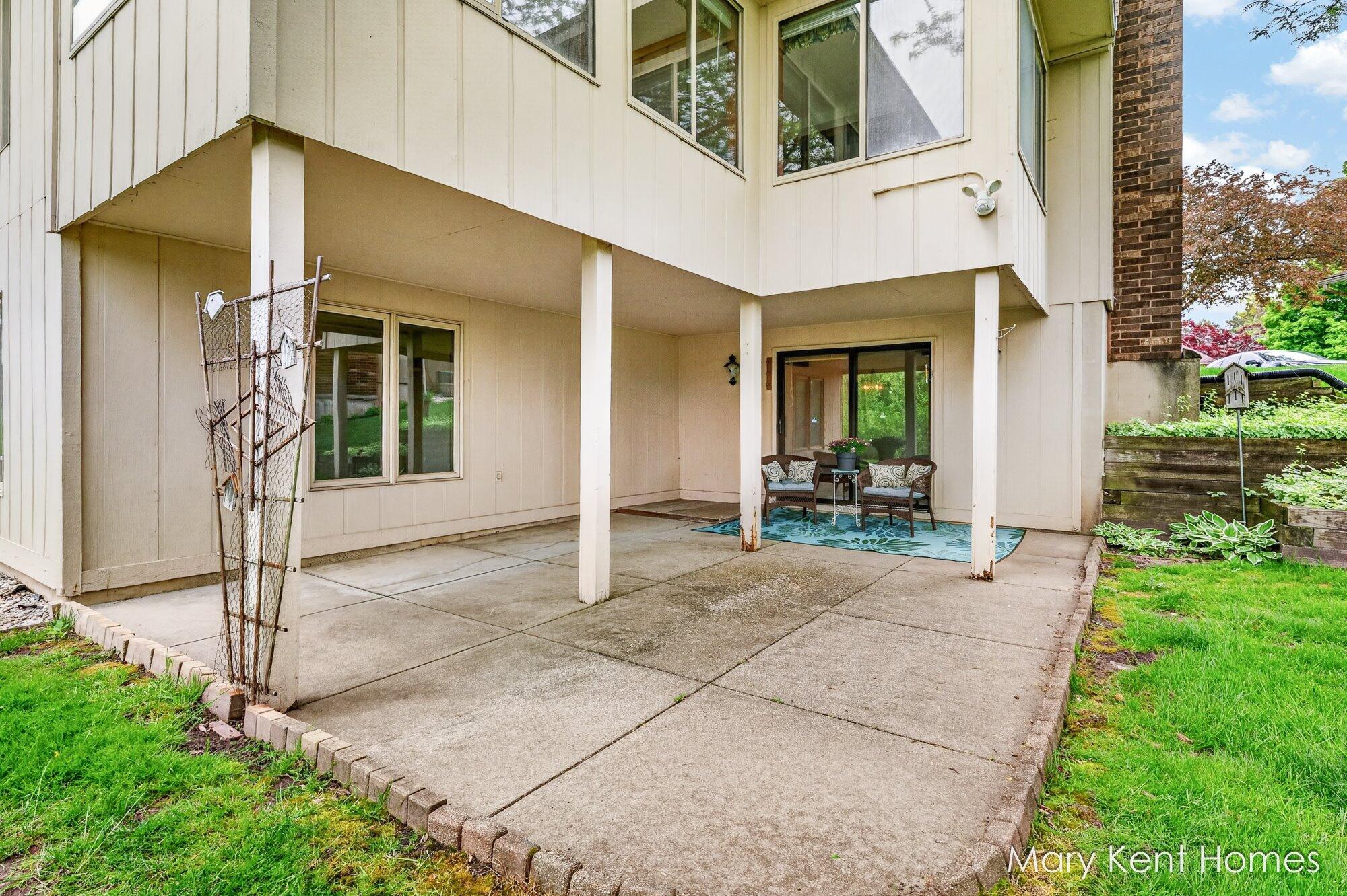 4248 Walnut Hills Lane SE Grand Rapids MI 49512
