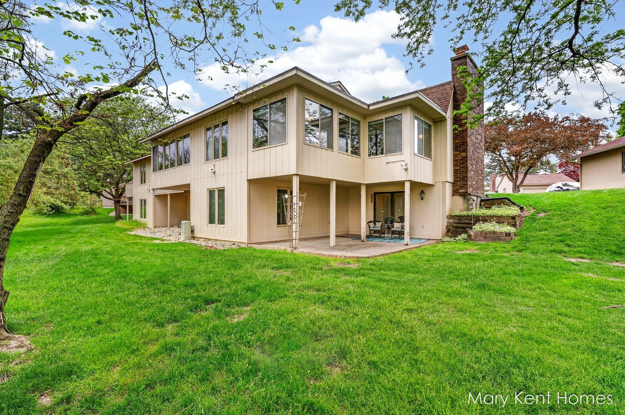 4248 Walnut Hills Lane SE Grand Rapids MI 49512