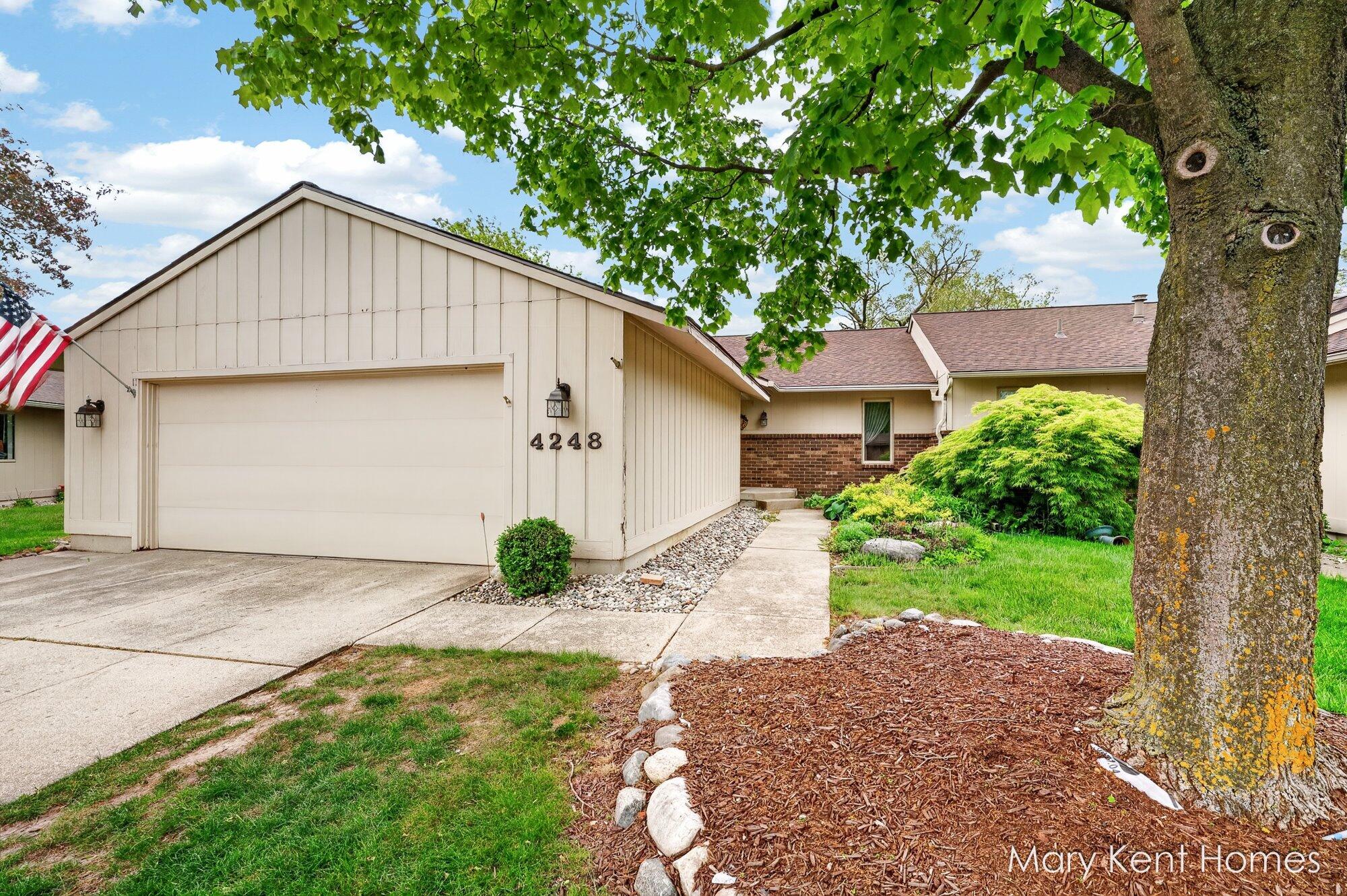 4248 Walnut Hills Lane SE Grand Rapids MI 49512