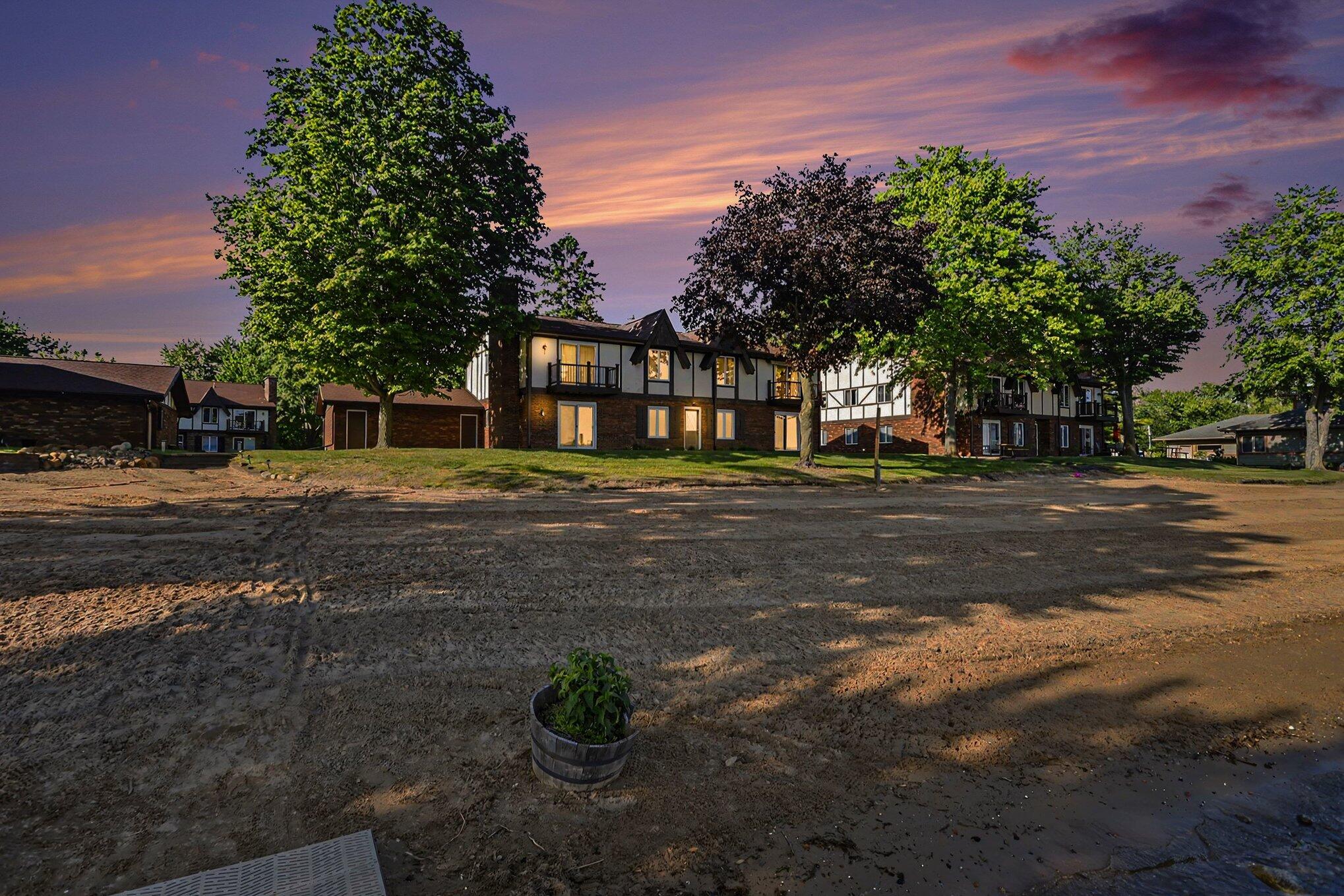 5410 Country Aire Drive Coloma MI 49038