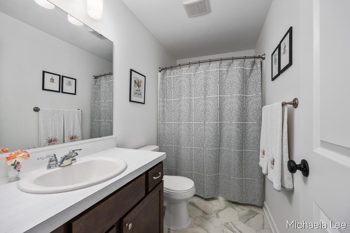 1548 N Village Circle Kalamazoo MI 49009