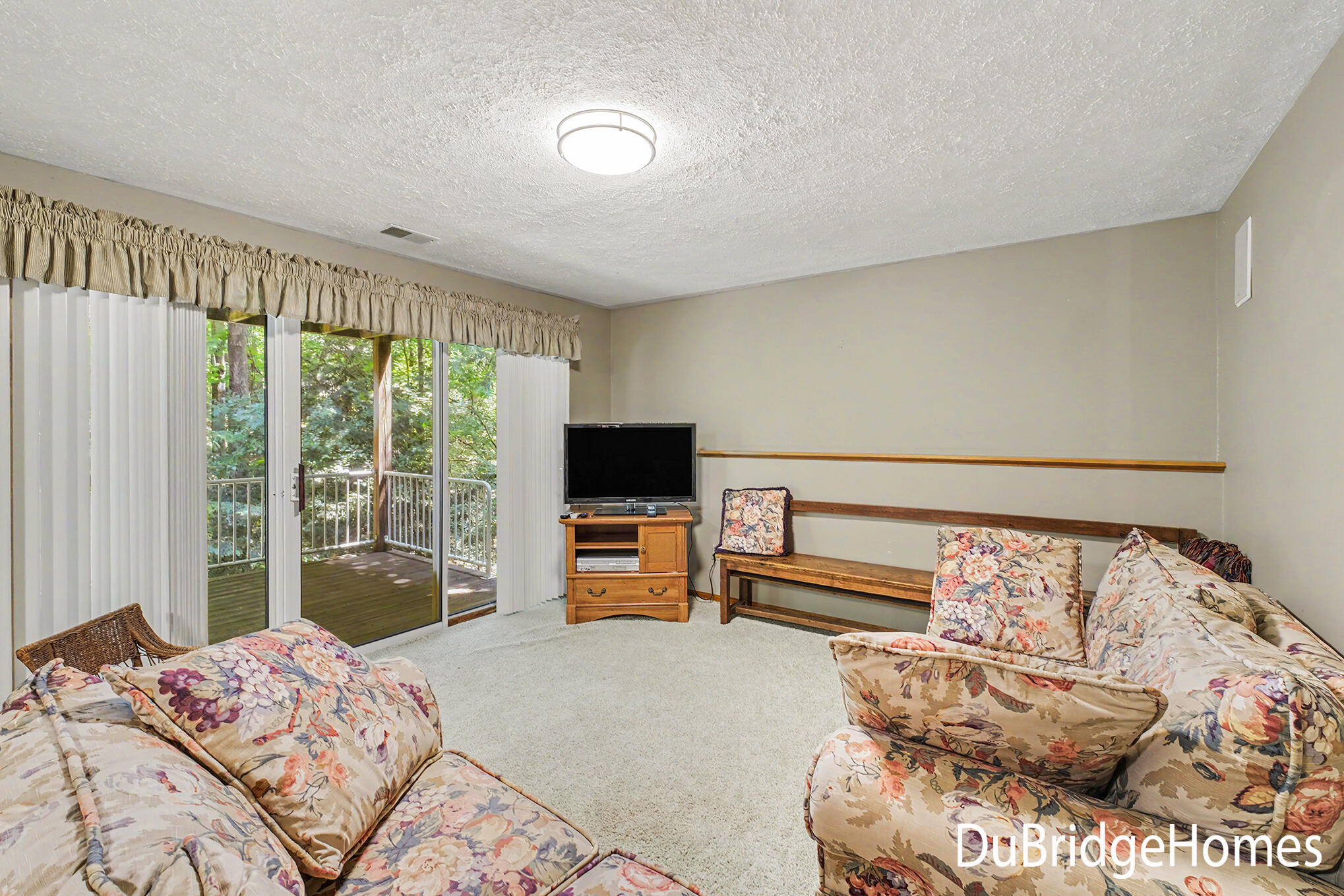 4256 Valley Hollow Drive NE Grand Rapids MI 49525