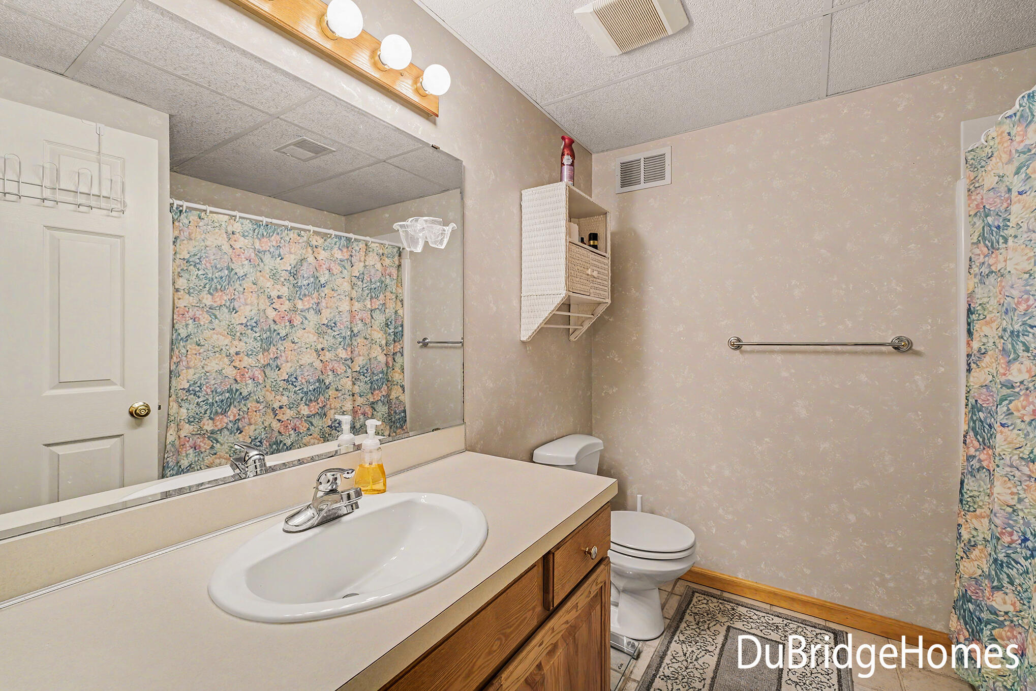 4256 Valley Hollow Drive NE Grand Rapids MI 49525