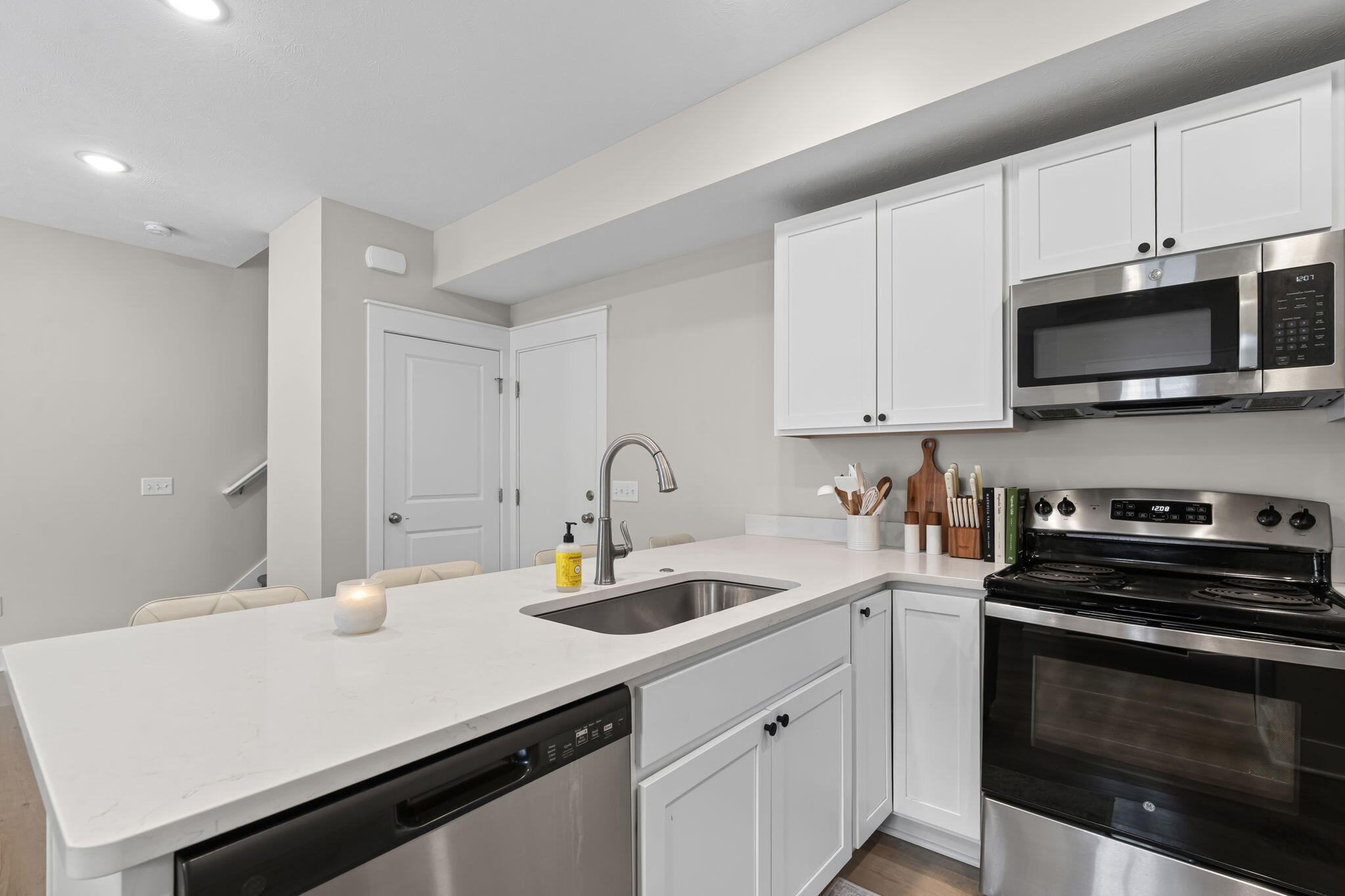 2104 Sherwood Avenue Holland MI 49423