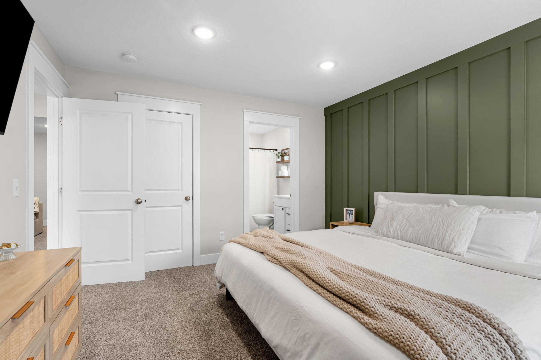 2104 Sherwood Avenue Holland MI 49423