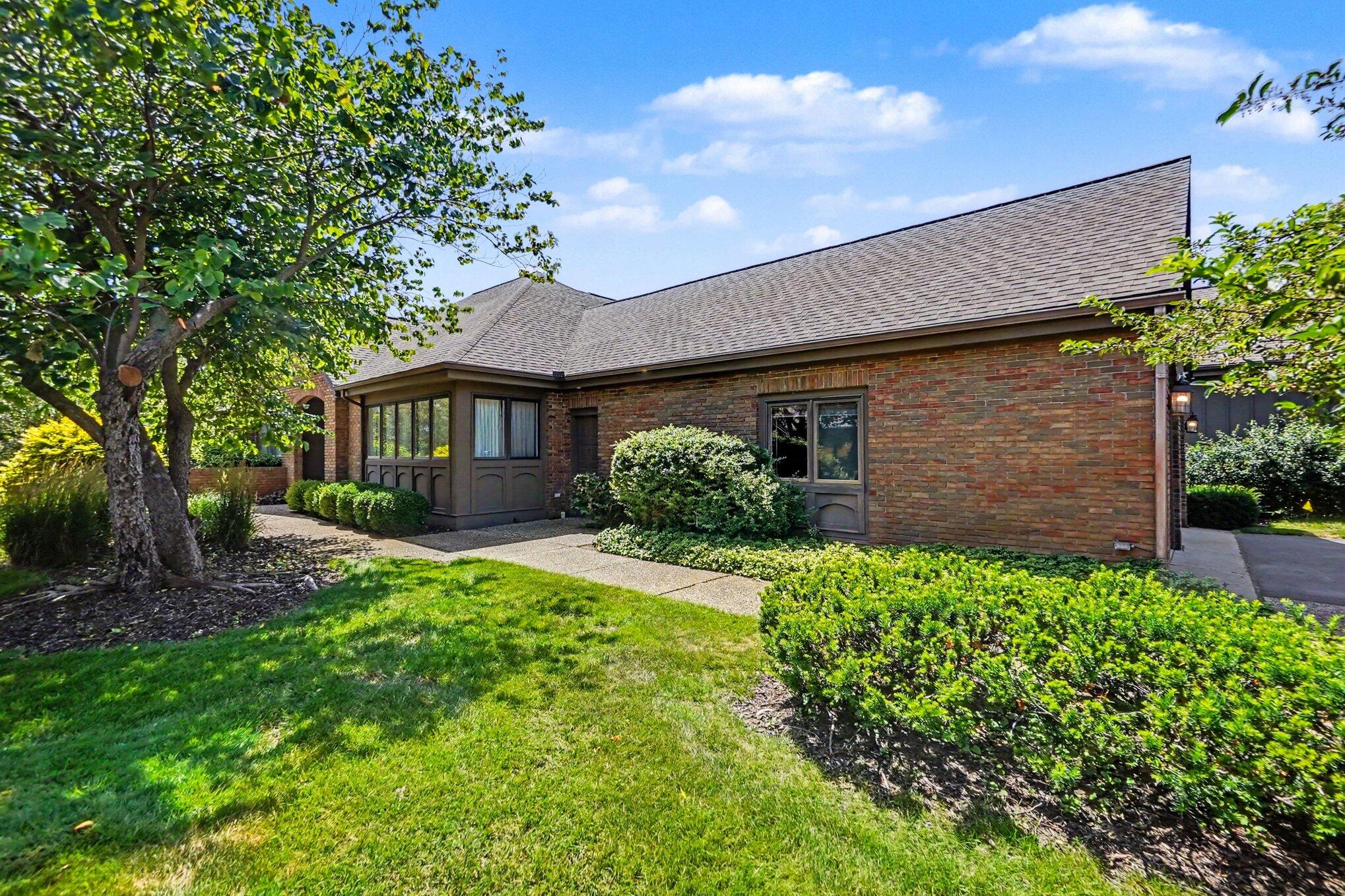 640 Cascade Hills Ridge SE Grand Rapids MI 49546