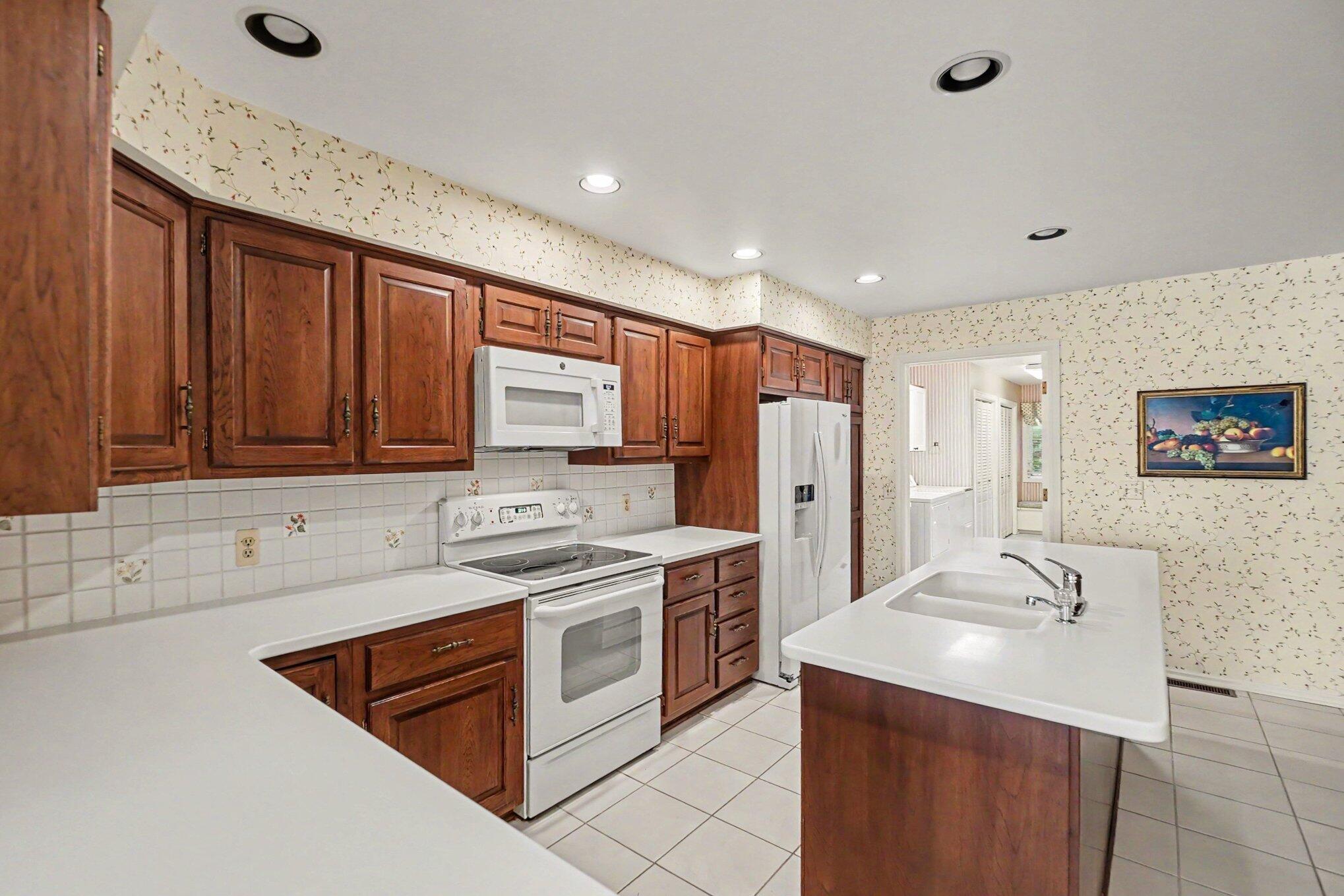 640 Cascade Hills Ridge SE Grand Rapids MI 49546