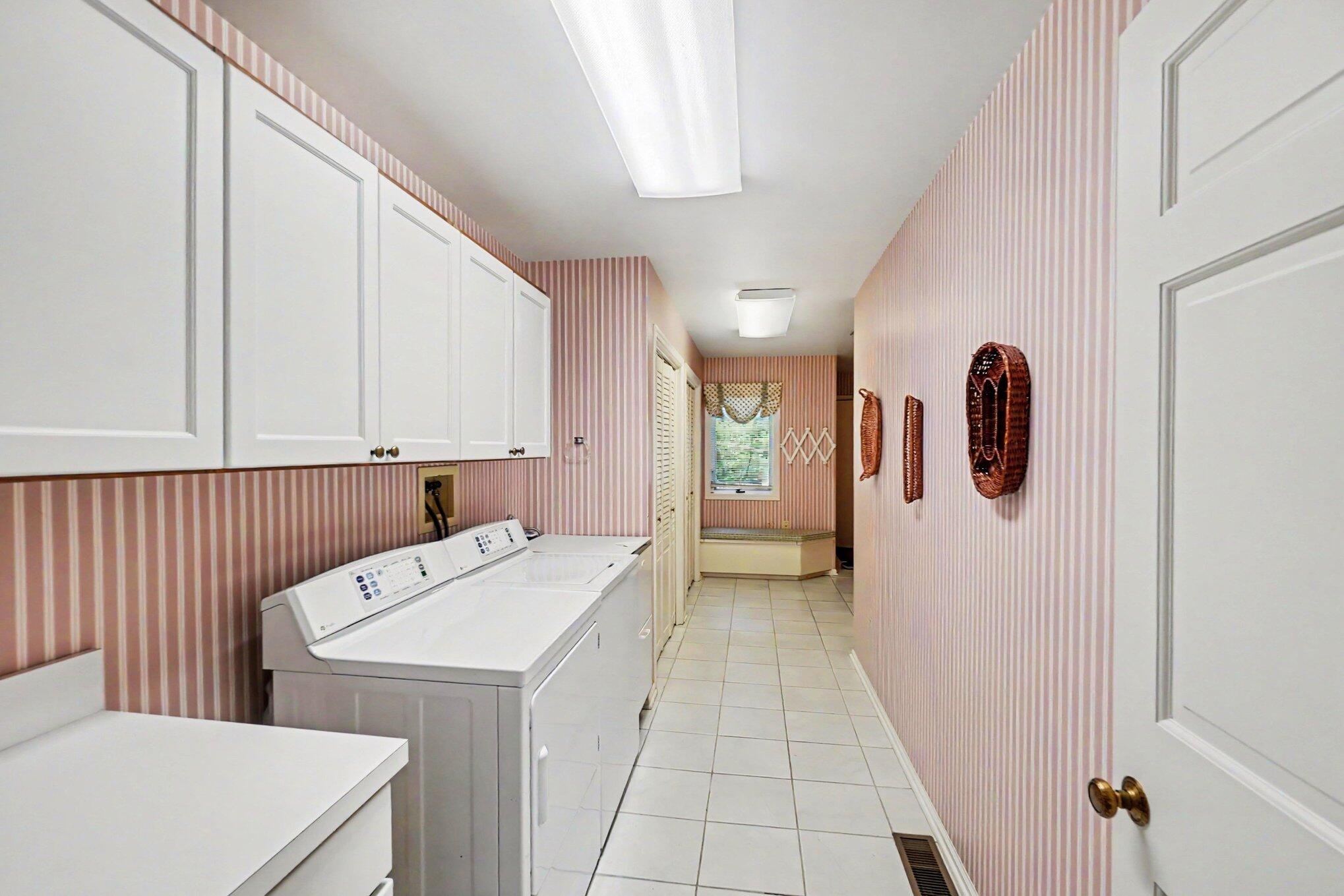 640 Cascade Hills Ridge SE Grand Rapids MI 49546