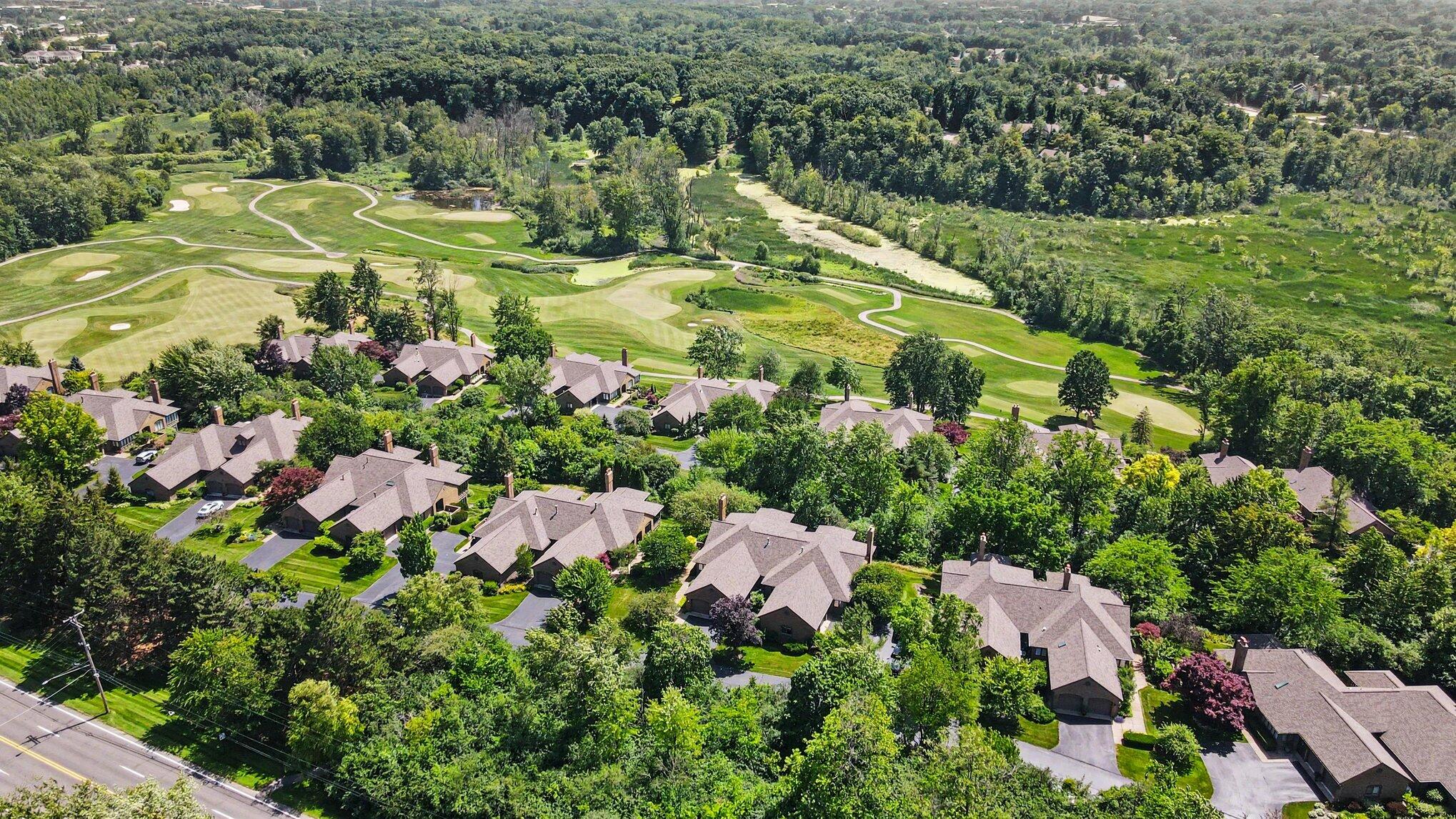 640 Cascade Hills Ridge SE Grand Rapids MI 49546