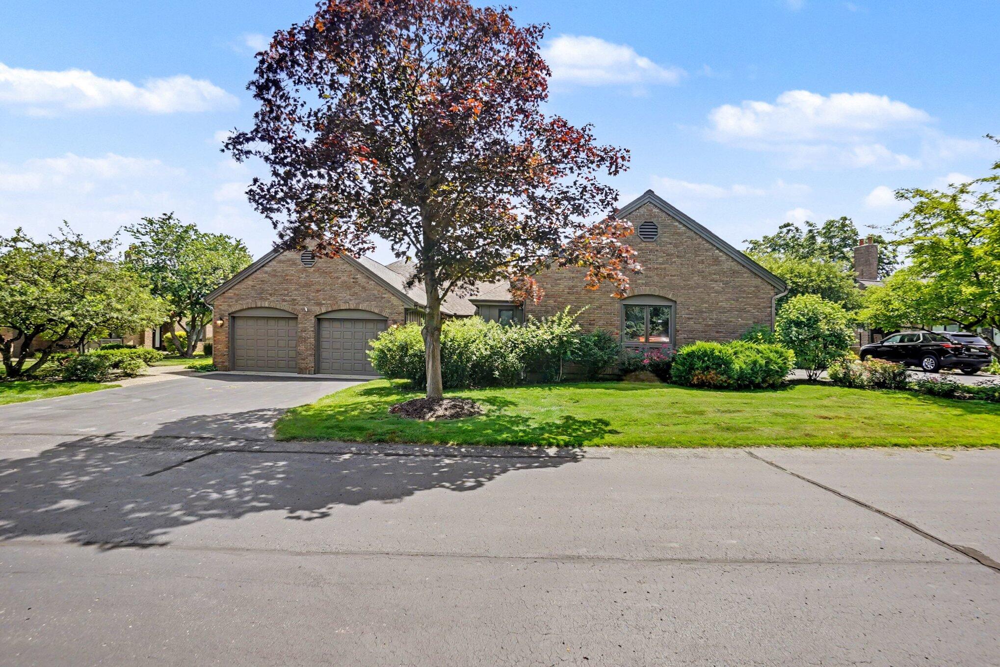 640 Cascade Hills Ridge SE Grand Rapids MI 49546