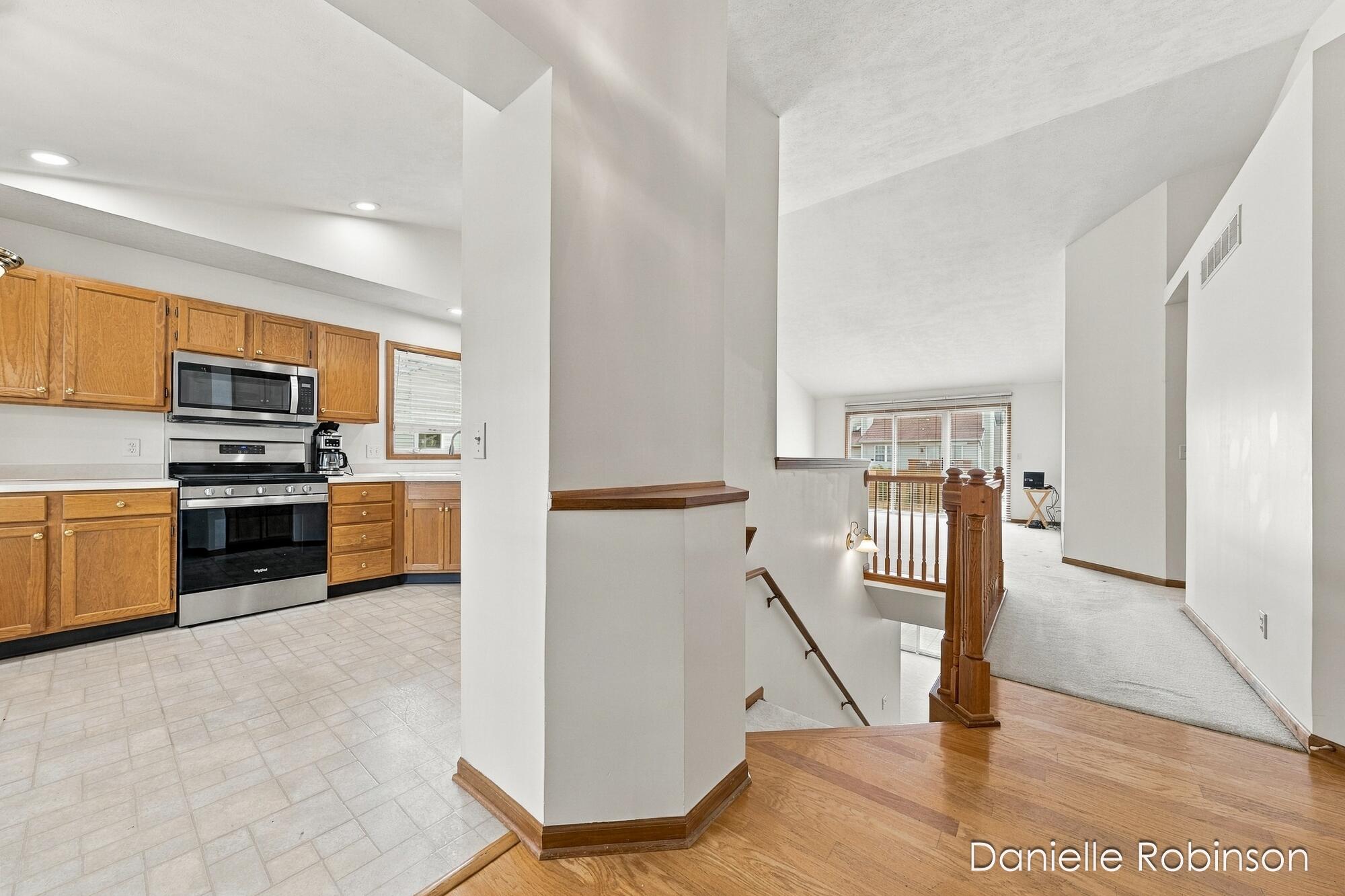 54 Aspen Lane NE Grand Rapids MI 49546