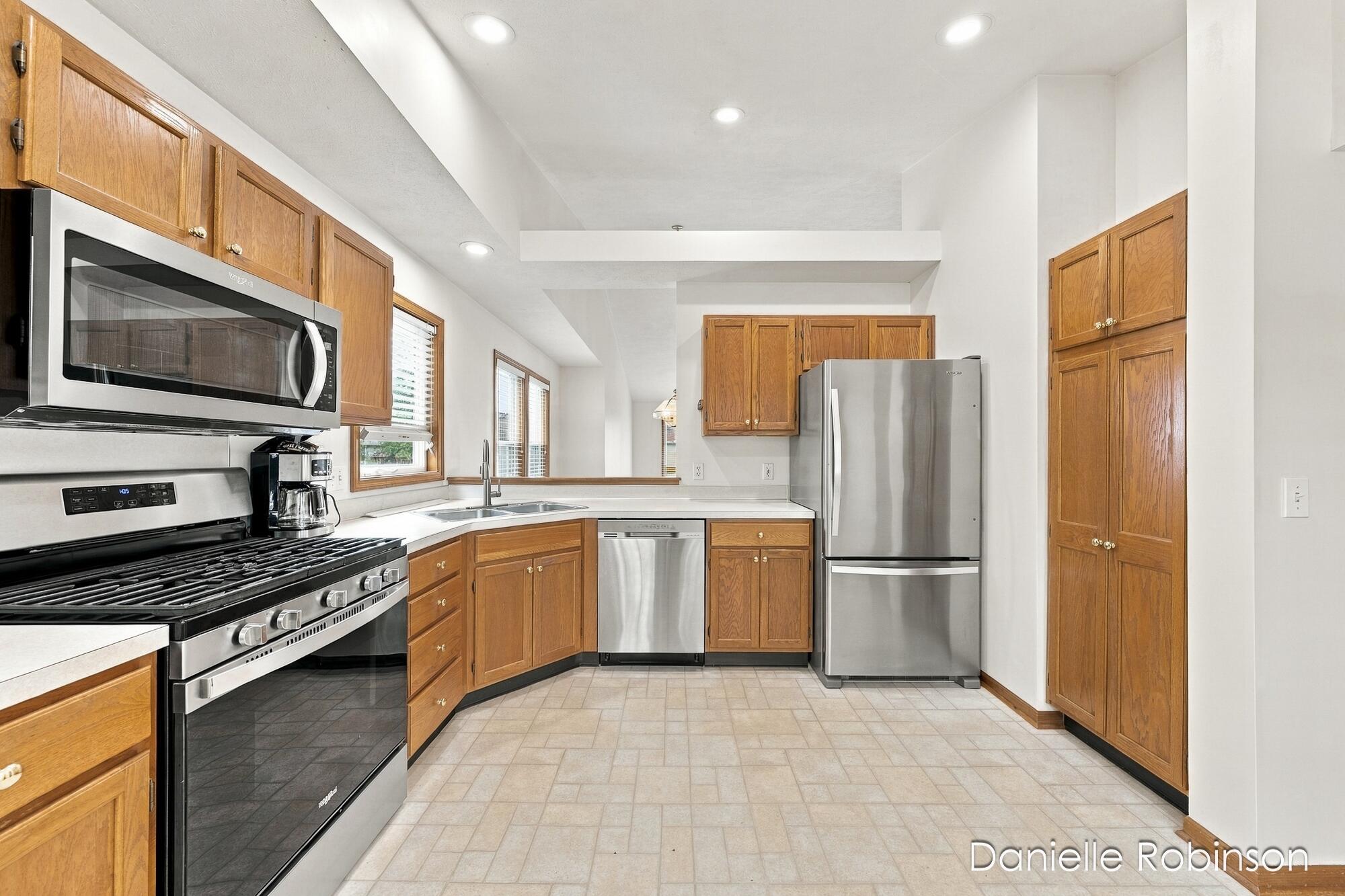 54 Aspen Lane NE Grand Rapids MI 49546