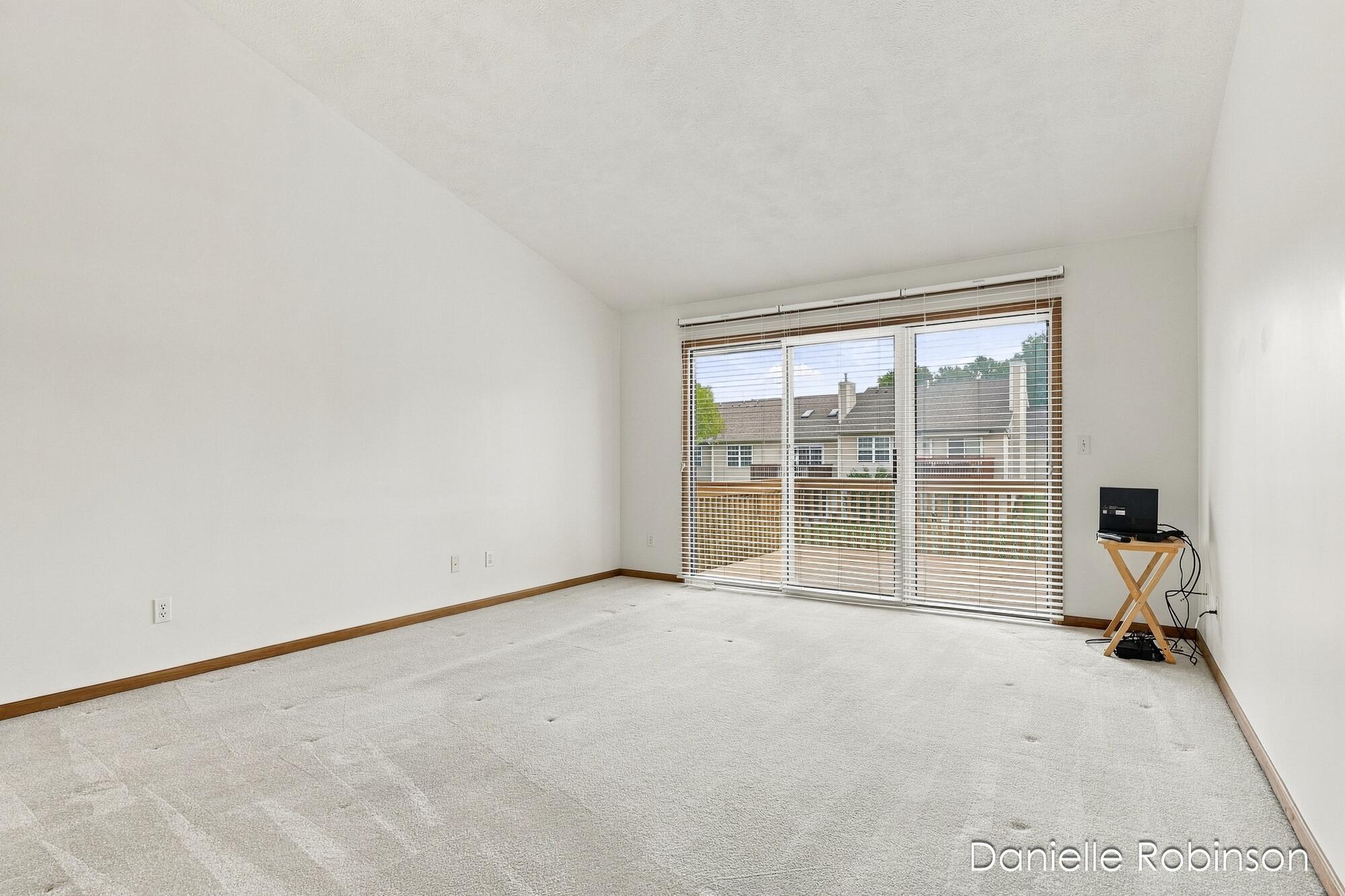 54 Aspen Lane NE Grand Rapids MI 49546