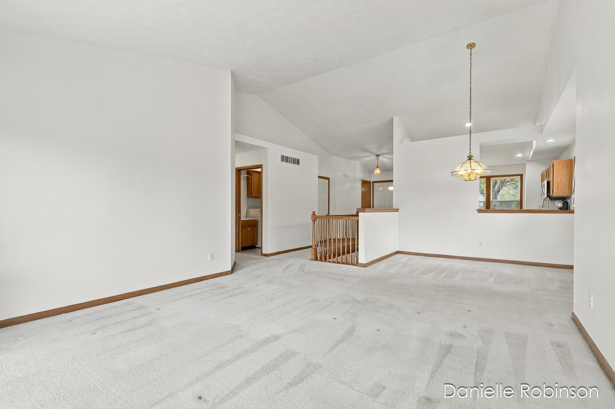 54 Aspen Lane NE Grand Rapids MI 49546