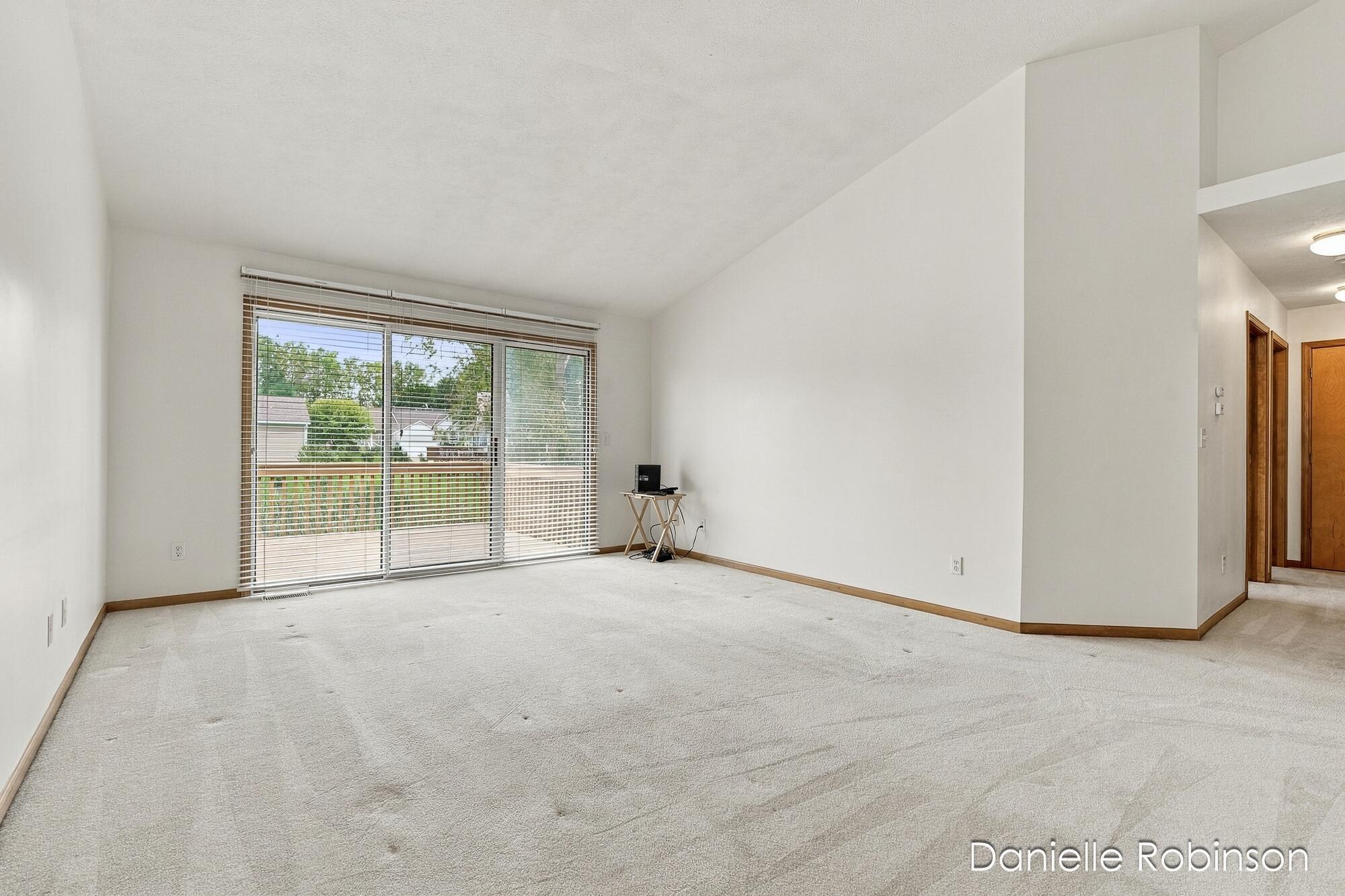 54 Aspen Lane NE Grand Rapids MI 49546