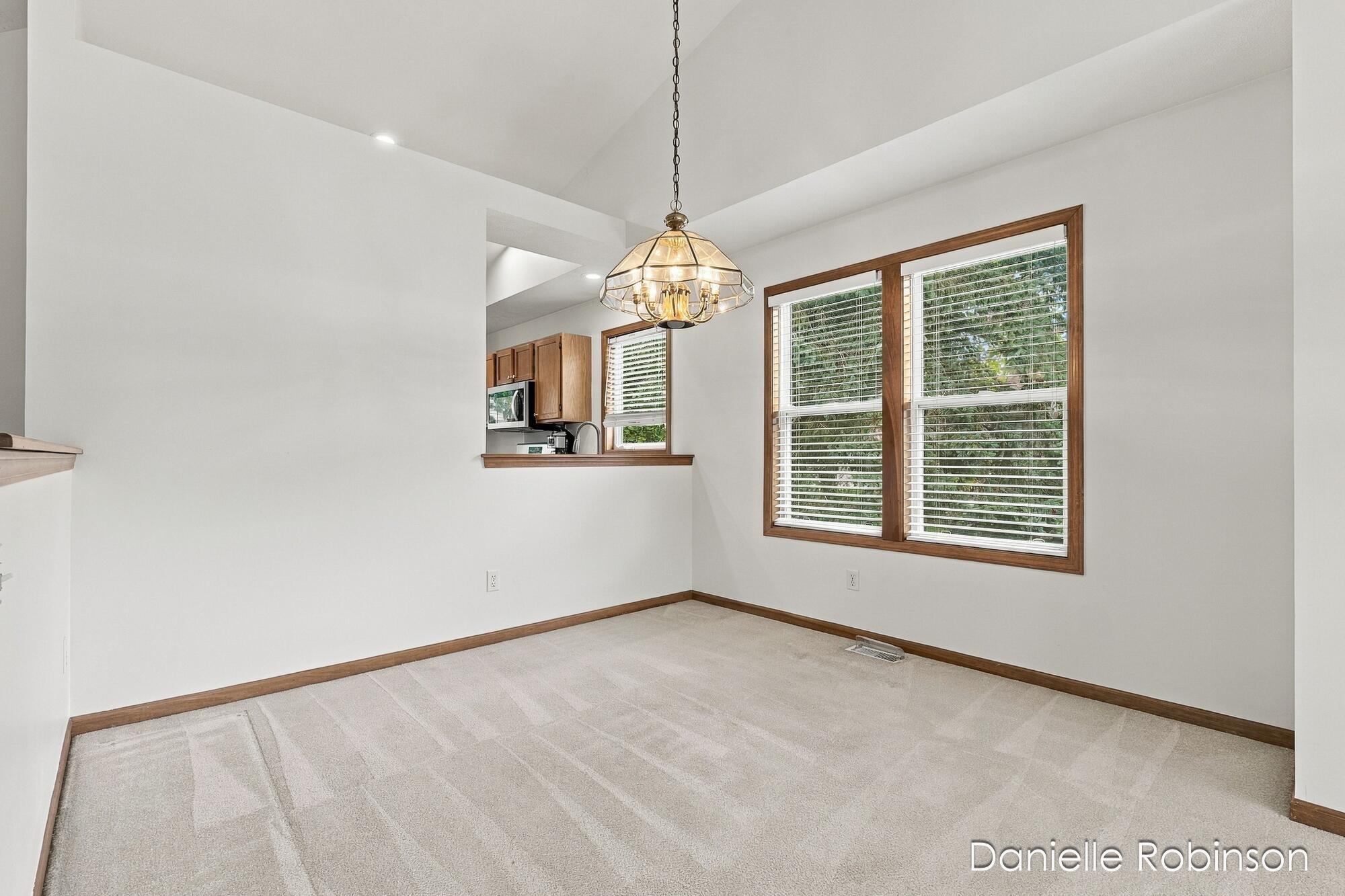 54 Aspen Lane NE Grand Rapids MI 49546