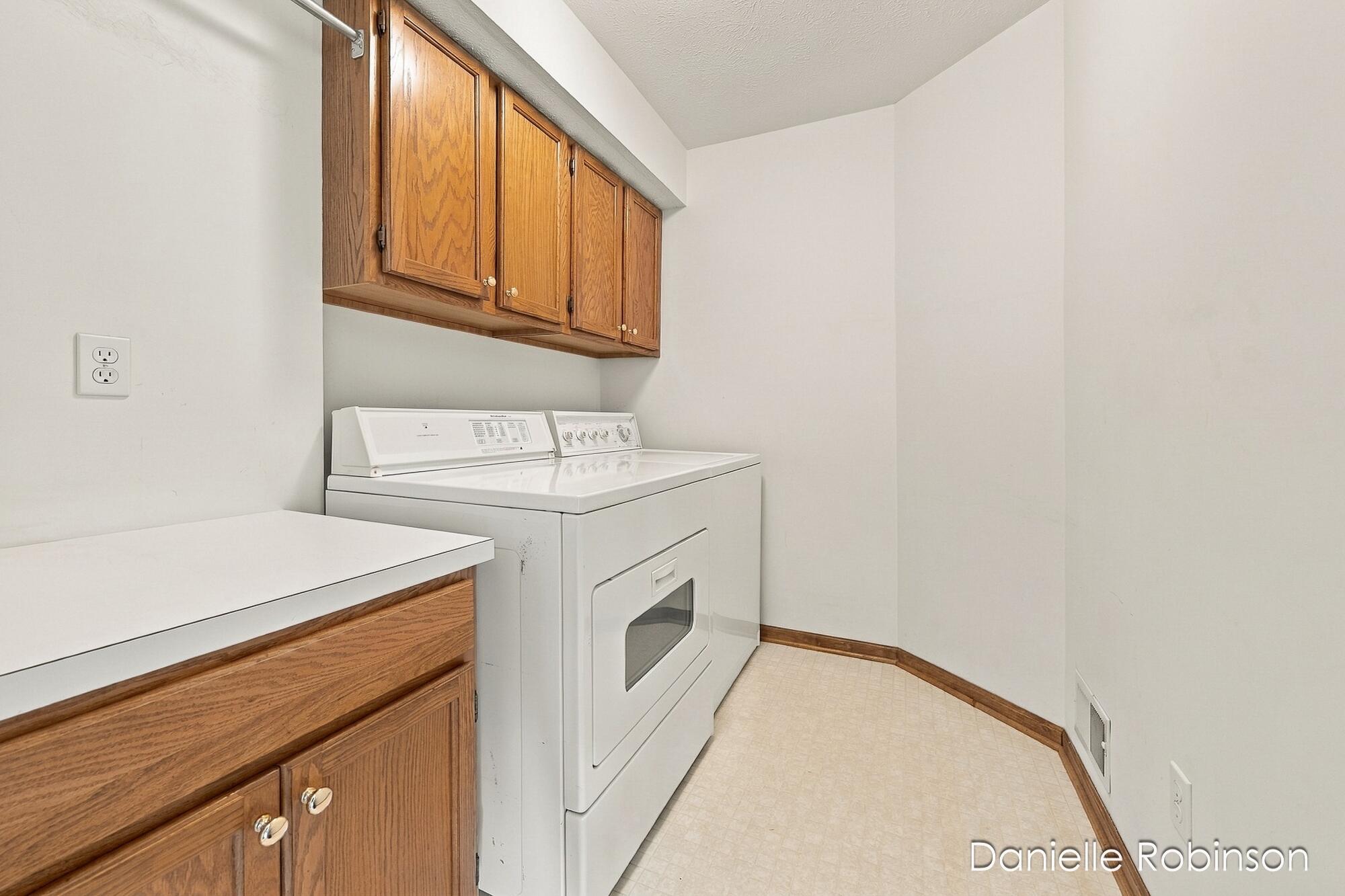 54 Aspen Lane NE Grand Rapids MI 49546