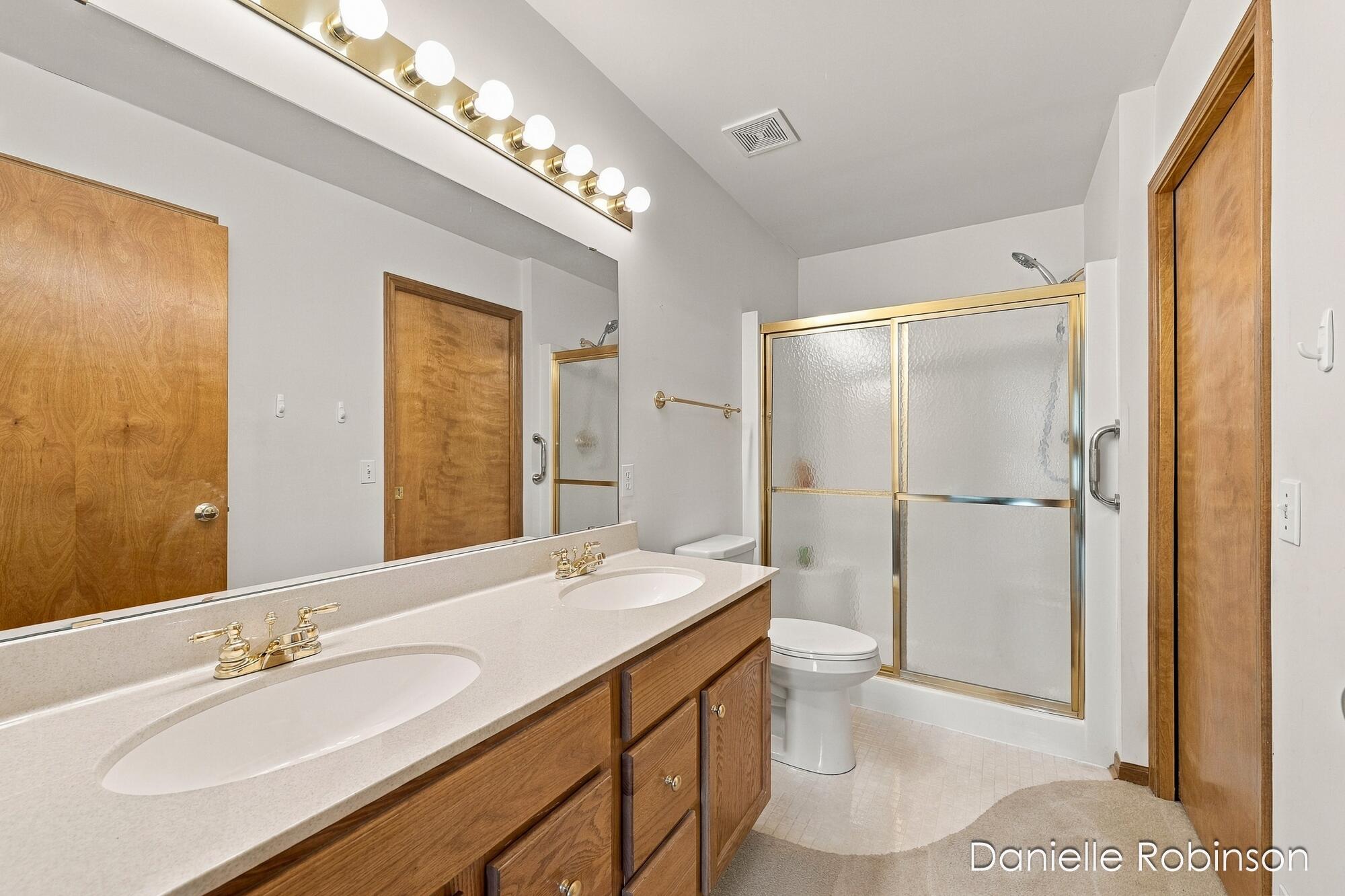 54 Aspen Lane NE Grand Rapids MI 49546