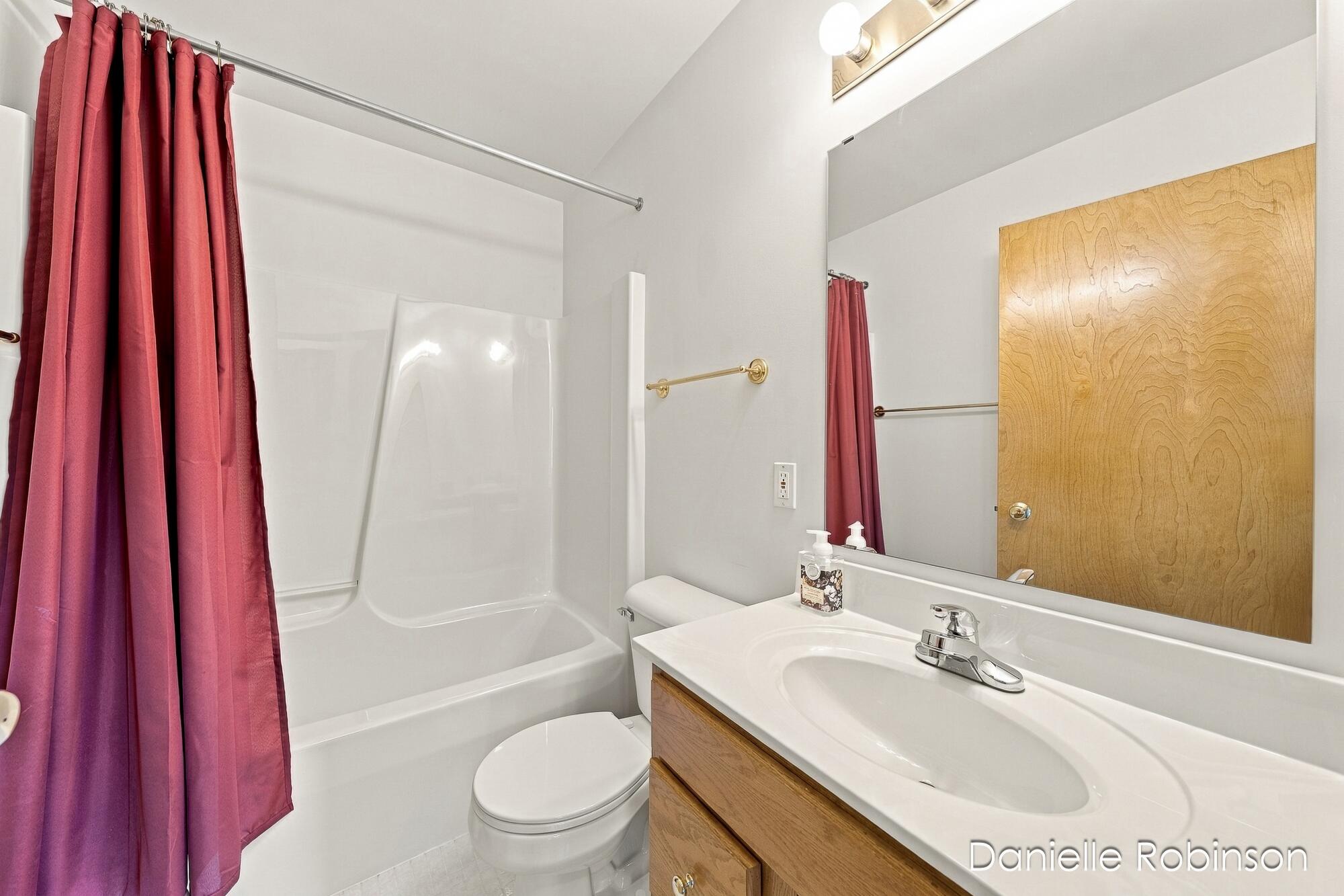 54 Aspen Lane NE Grand Rapids MI 49546