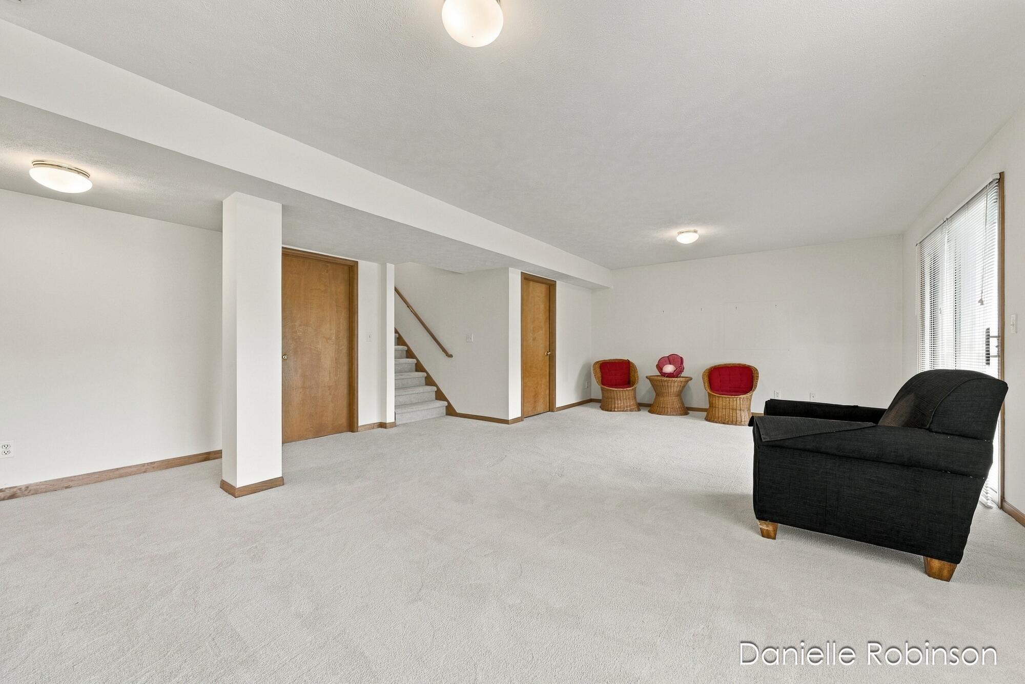 54 Aspen Lane NE Grand Rapids MI 49546