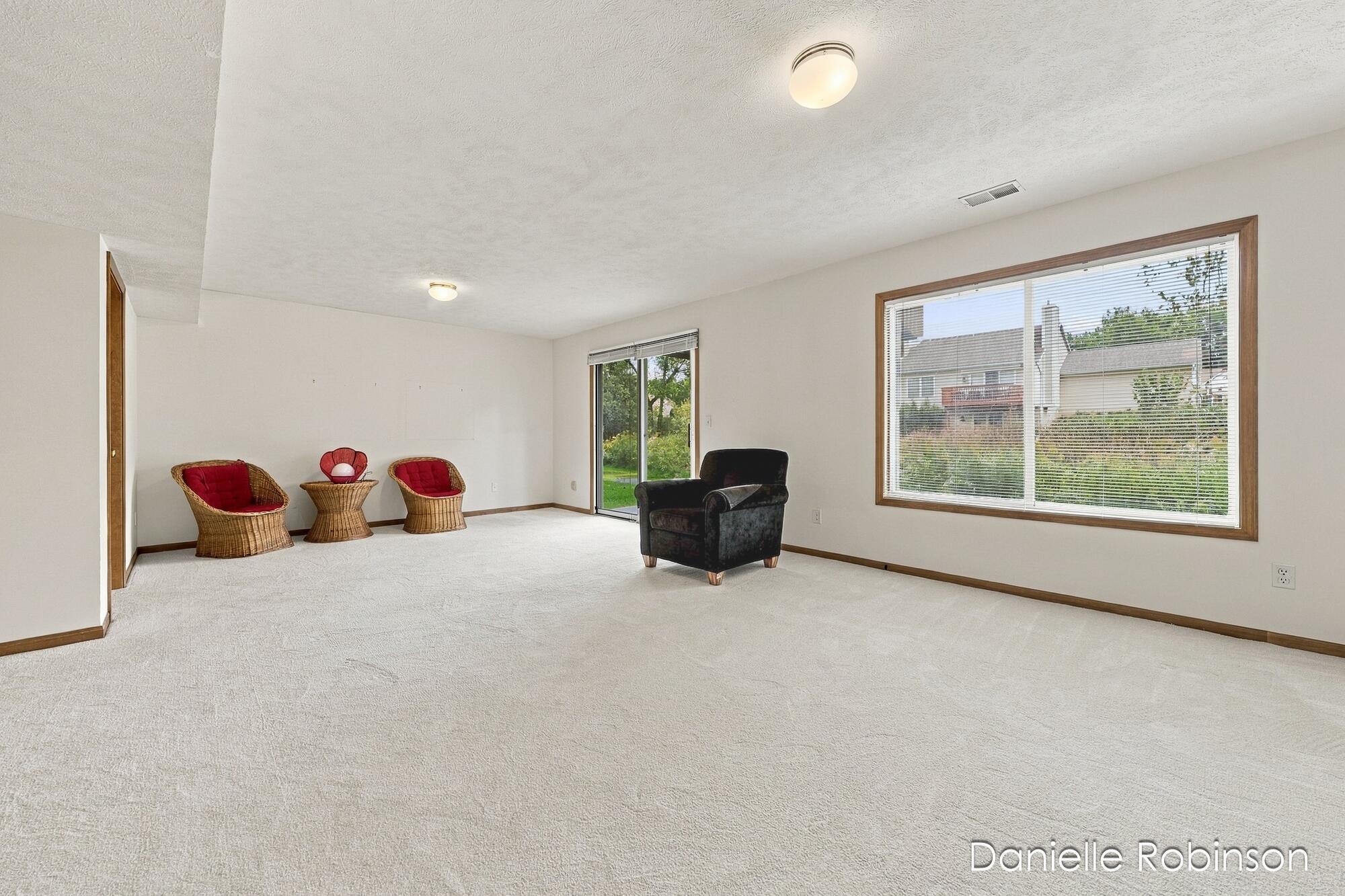 54 Aspen Lane NE Grand Rapids MI 49546