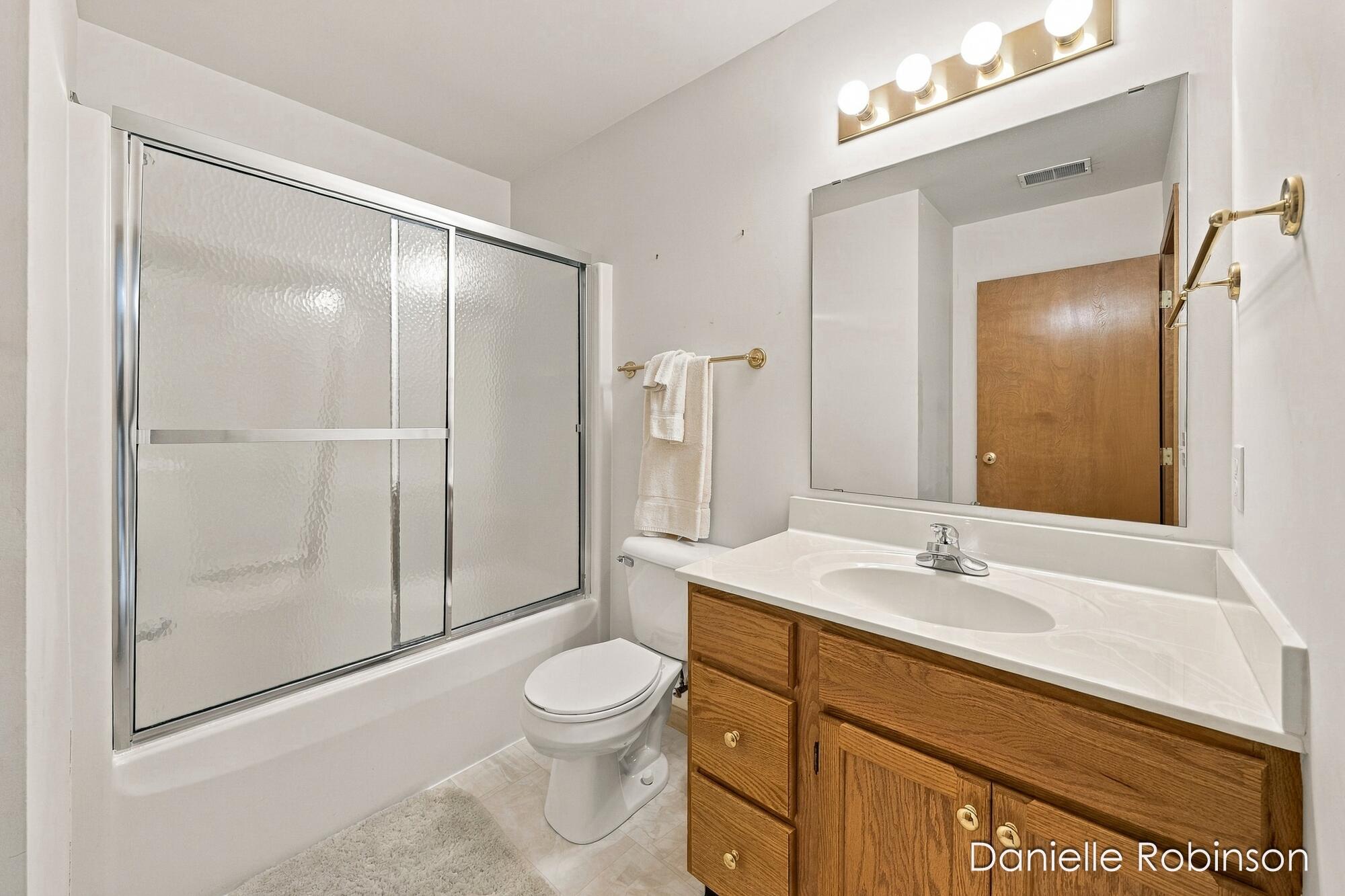 54 Aspen Lane NE Grand Rapids MI 49546
