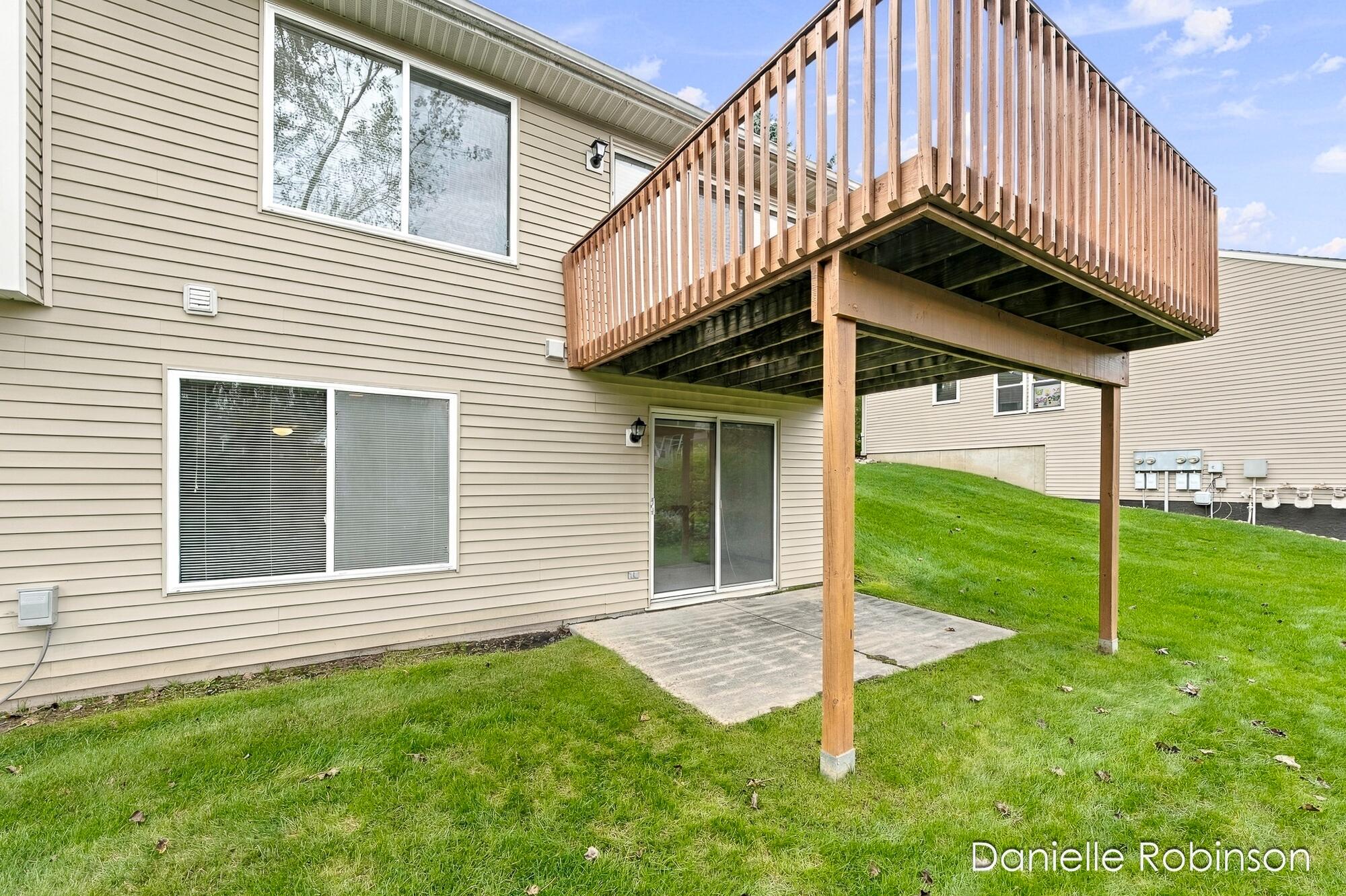 54 Aspen Lane NE Grand Rapids MI 49546