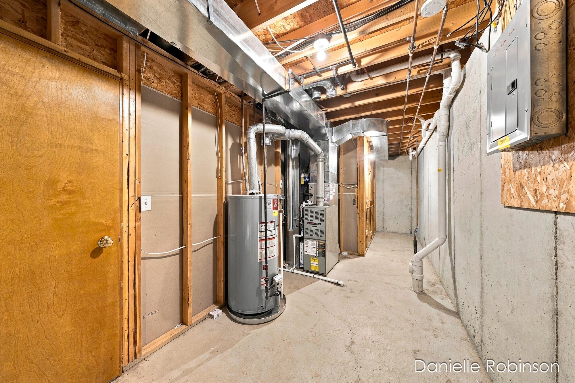 54 Aspen Lane NE Grand Rapids MI 49546