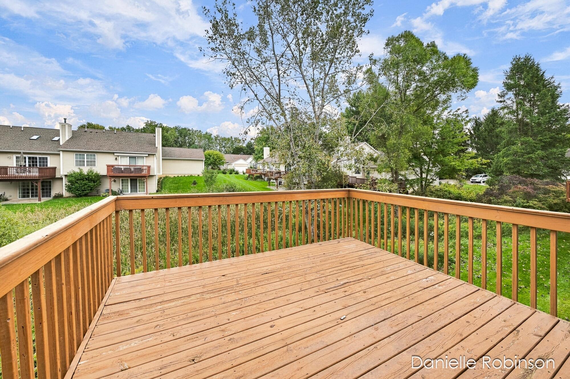 54 Aspen Lane NE Grand Rapids MI 49546