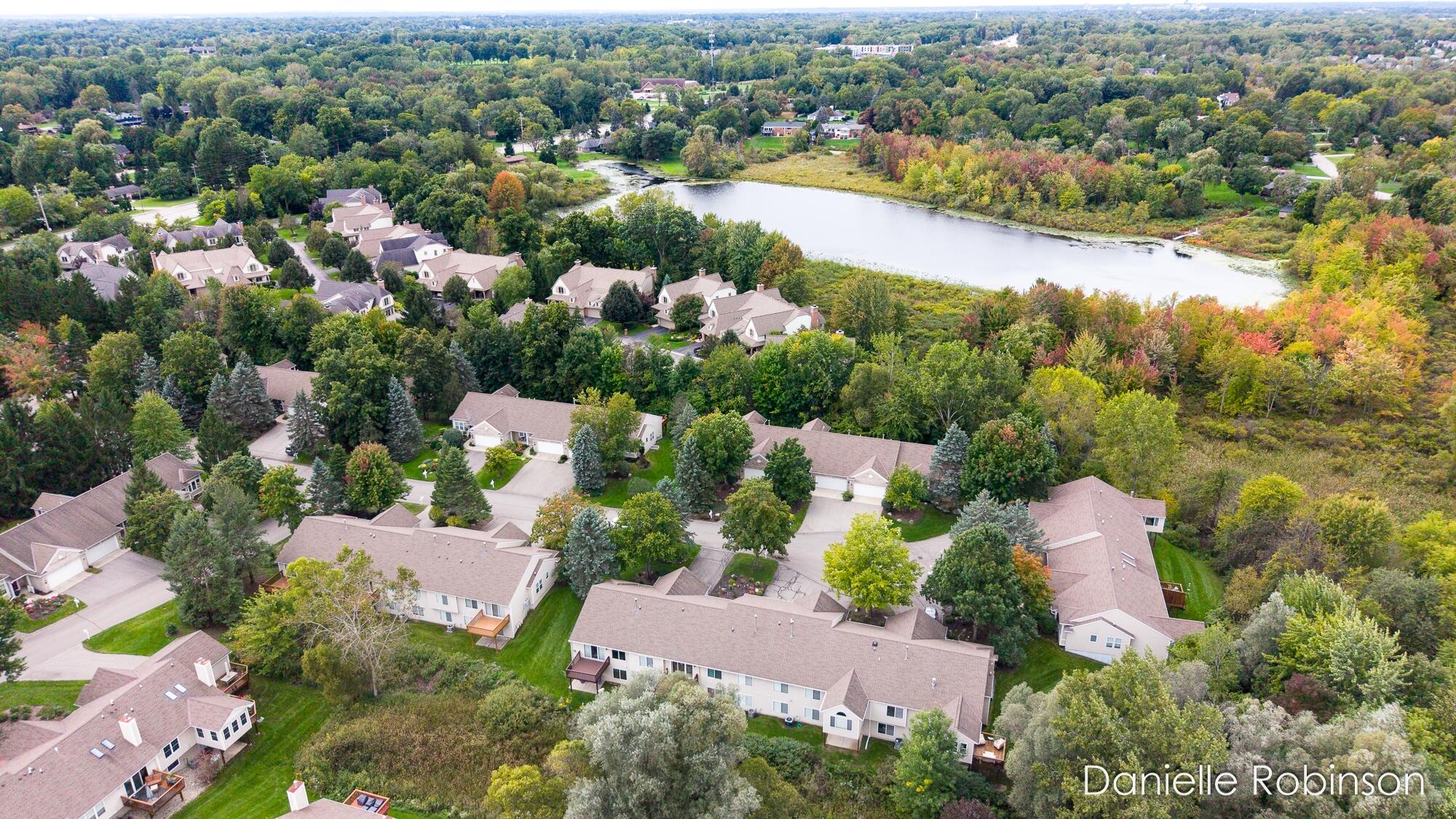 54 Aspen Lane NE Grand Rapids MI 49546