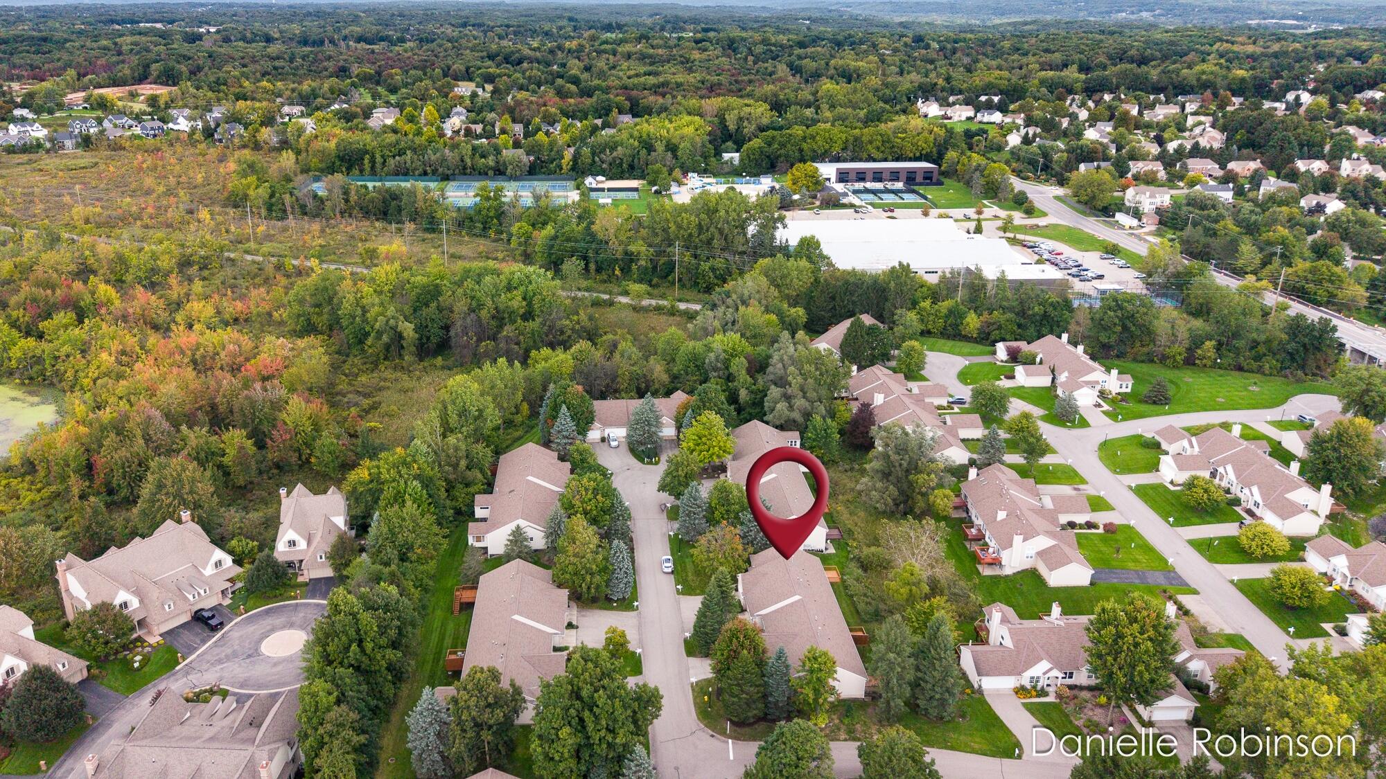 54 Aspen Lane NE Grand Rapids MI 49546