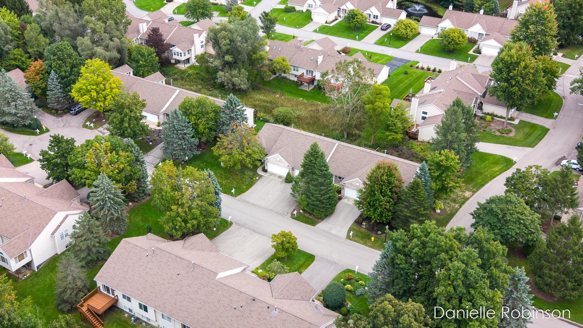 54 Aspen Lane NE Grand Rapids MI 49546
