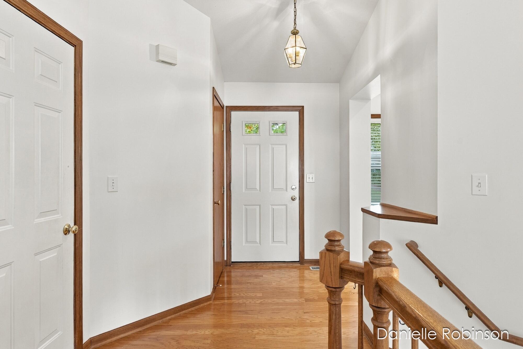 54 Aspen Lane NE Grand Rapids MI 49546