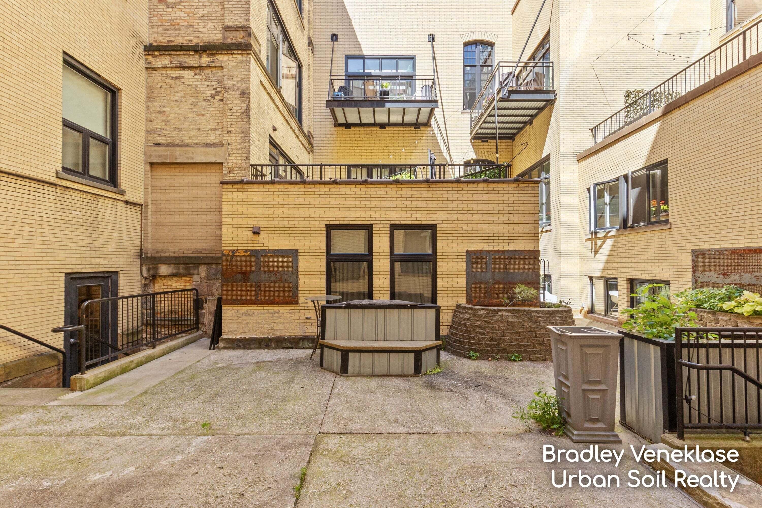 600 Broadway Avenue NW Grand Rapids MI 49504