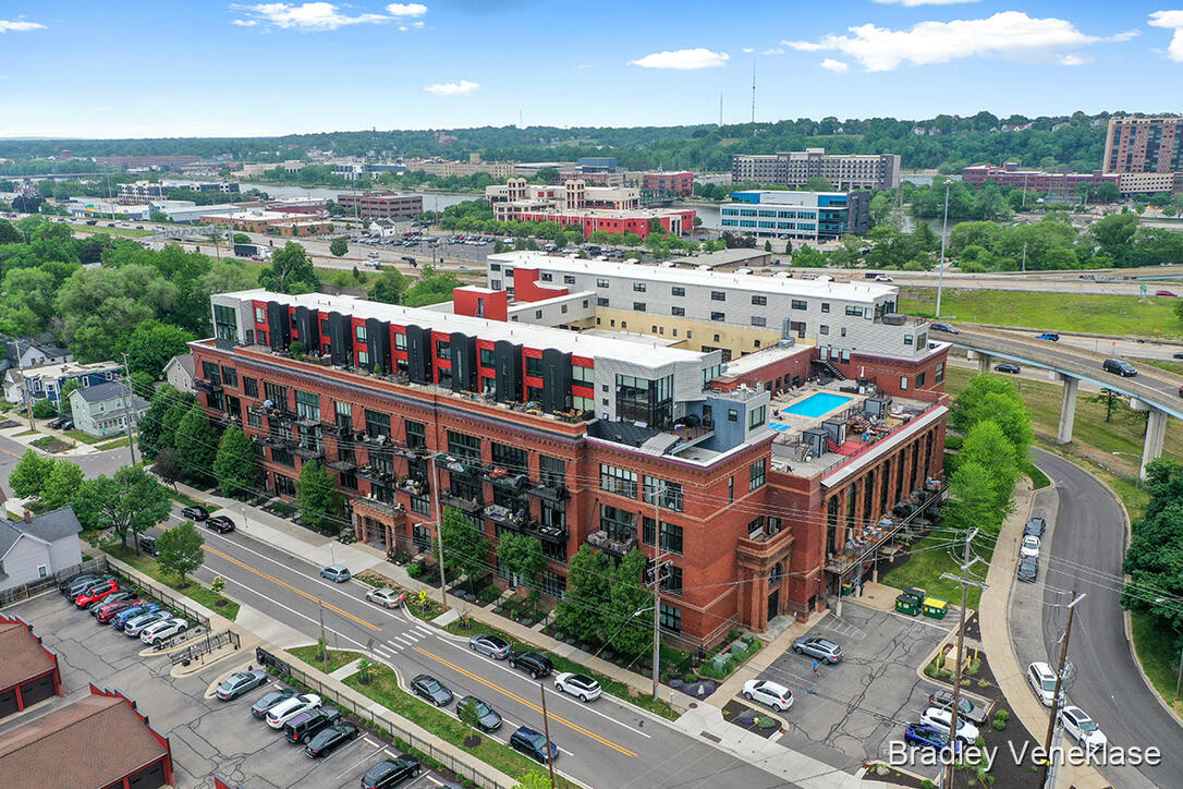 600 Broadway Avenue NW Grand Rapids MI 49504